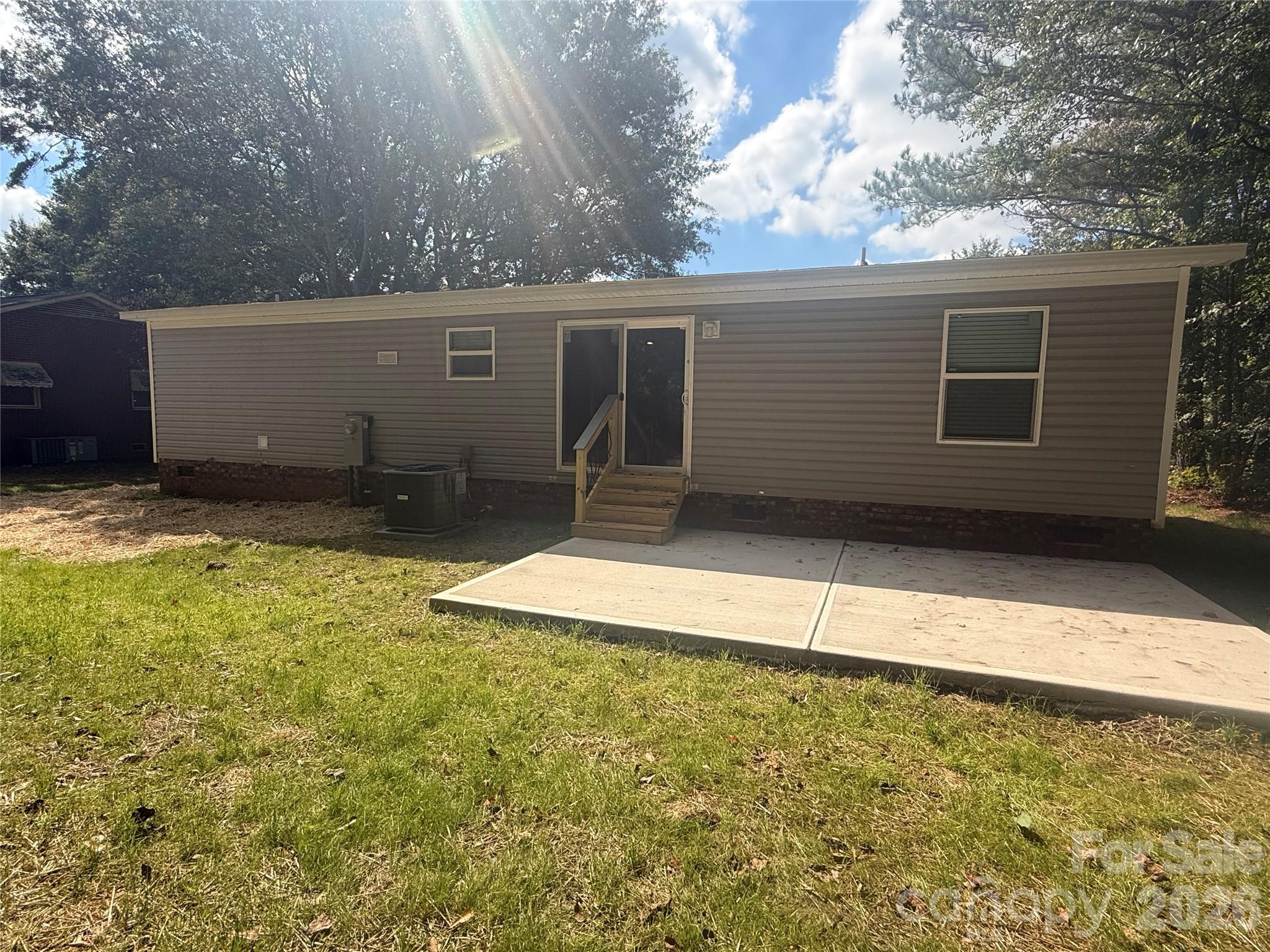 1810 Kingston Road Property Photo 2