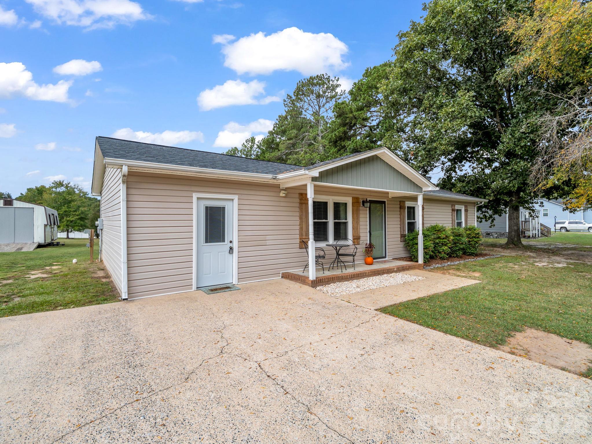 112 Roseborough Road Property Photo 2