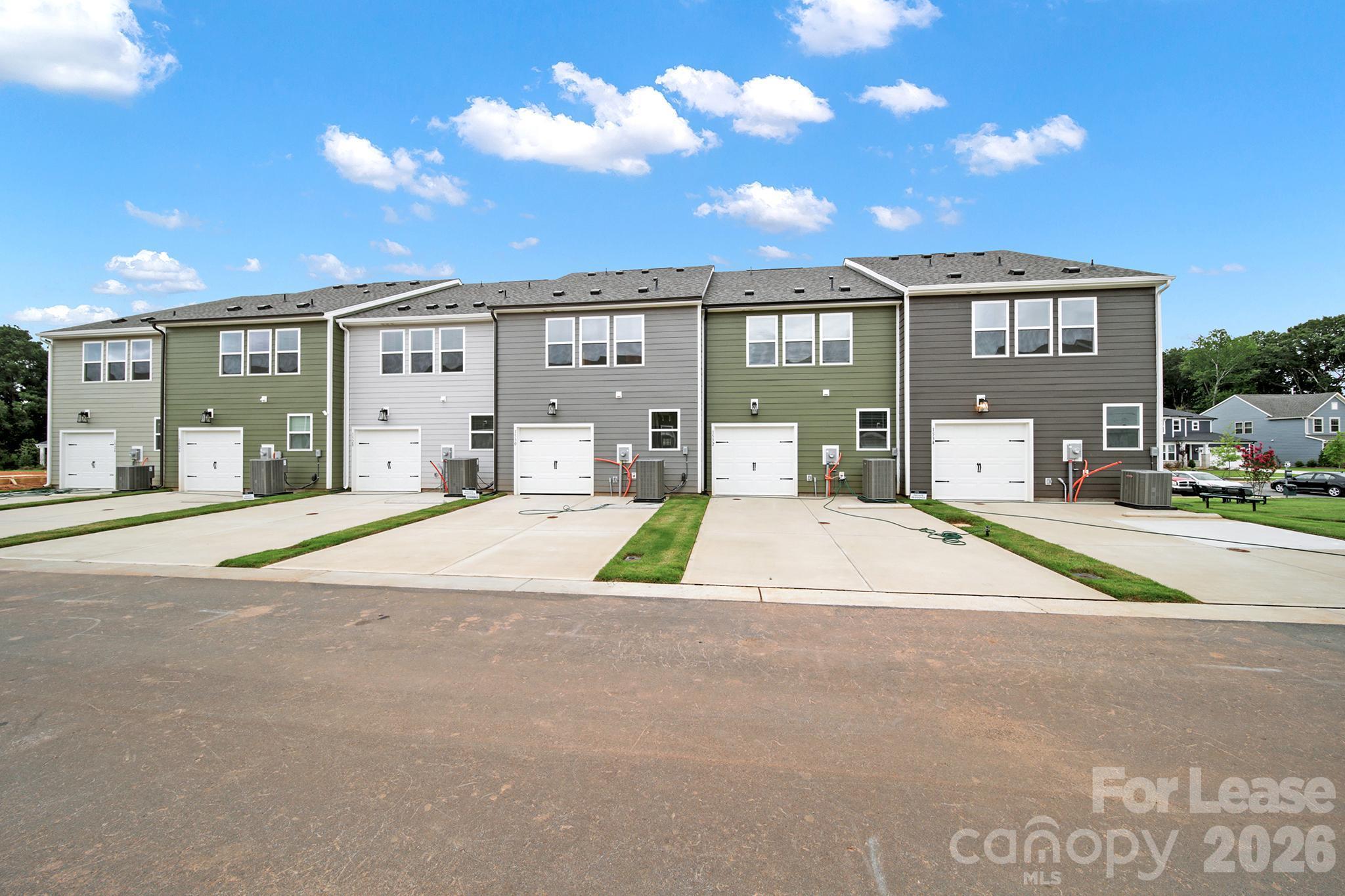 1532 Cedar Tree Drive Property Photo 3