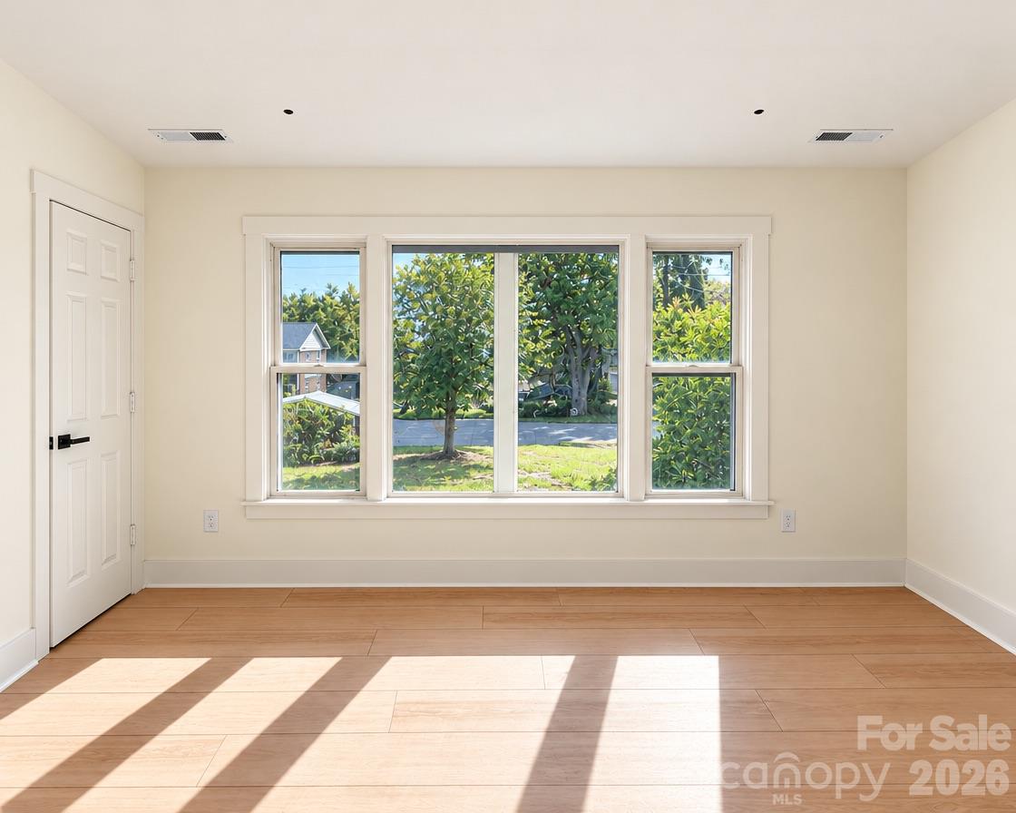 1827 Edgewater Drive Property Photo 9