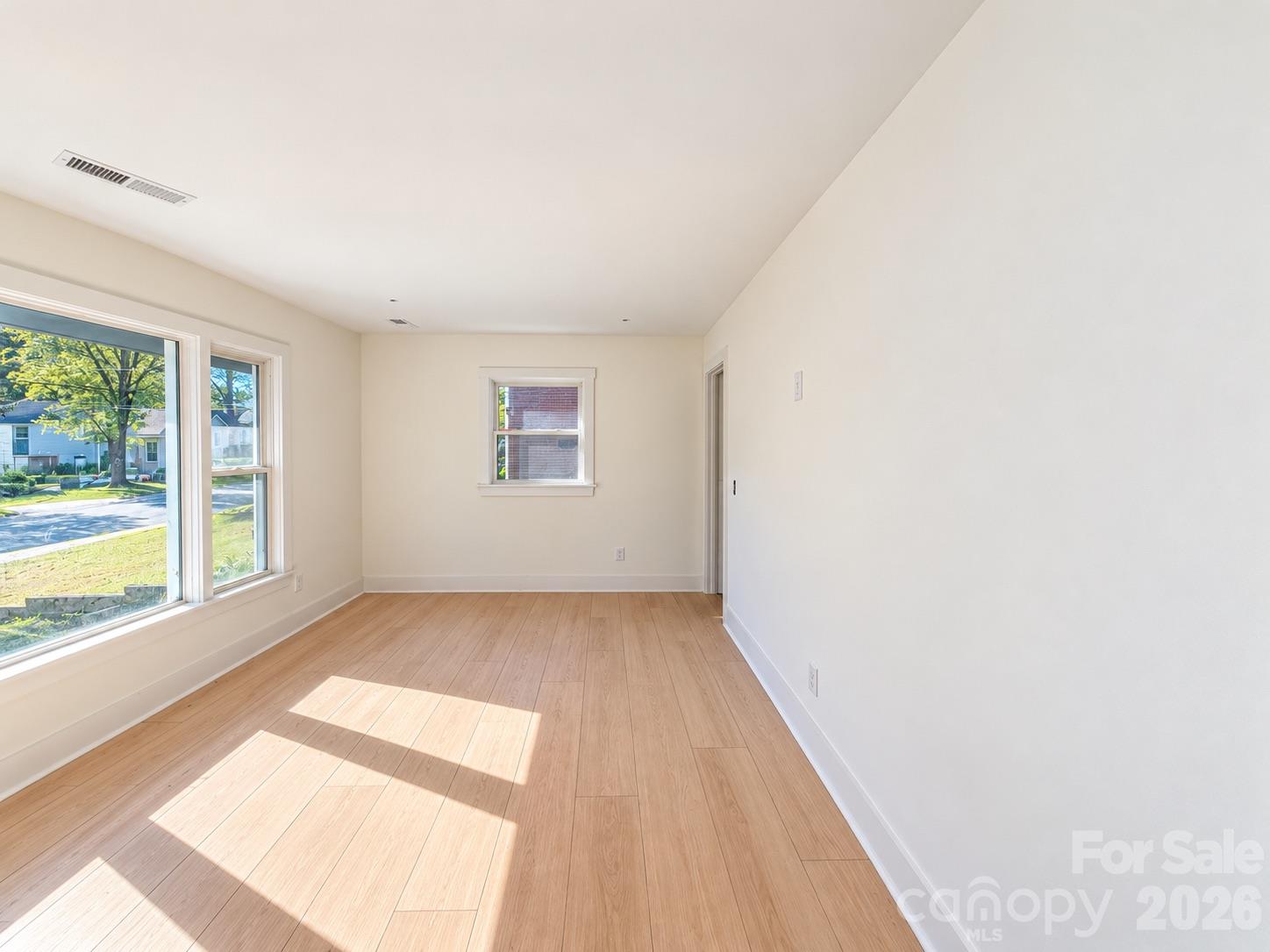 1827 Edgewater Drive Property Photo 13