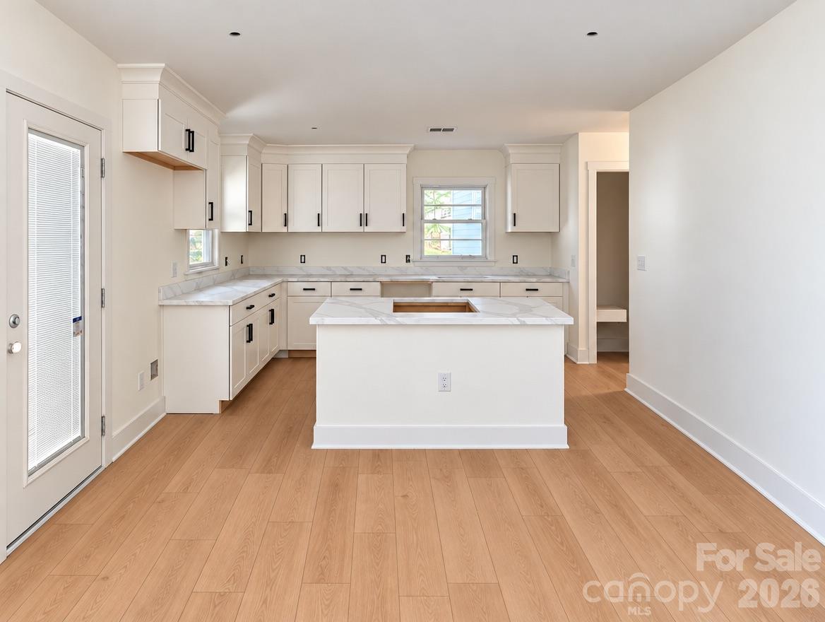 1827 Edgewater Drive Property Photo 14