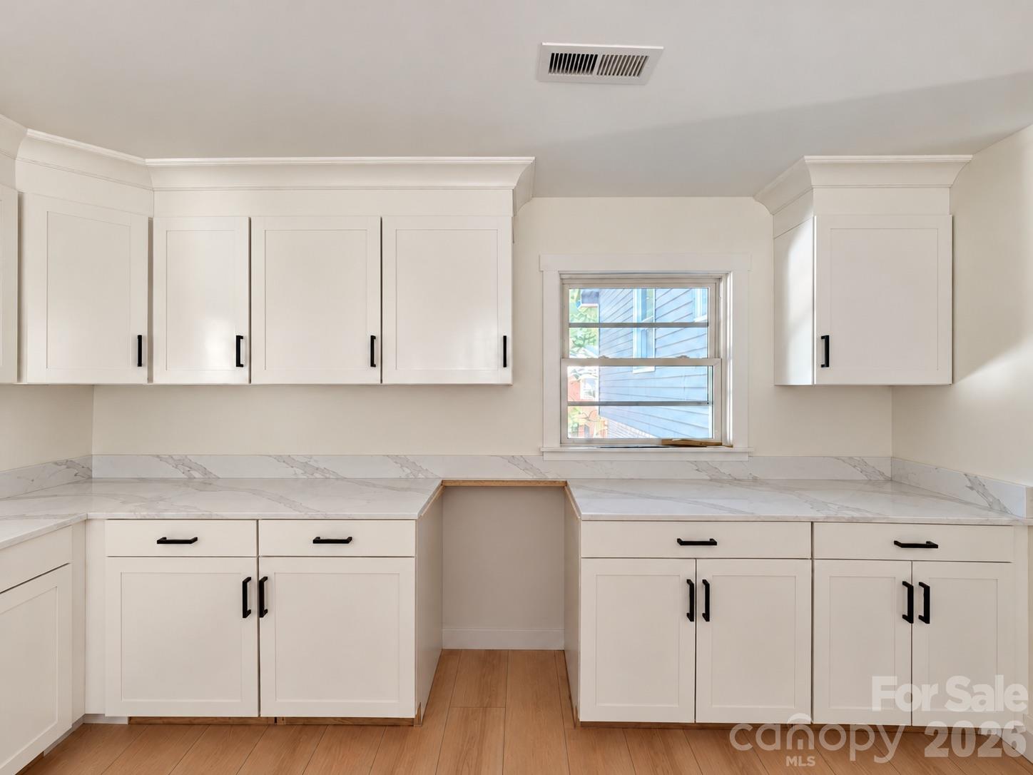 1827 Edgewater Drive Property Photo 15