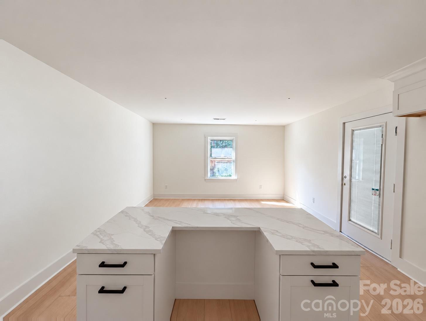 1827 Edgewater Drive Property Photo 16