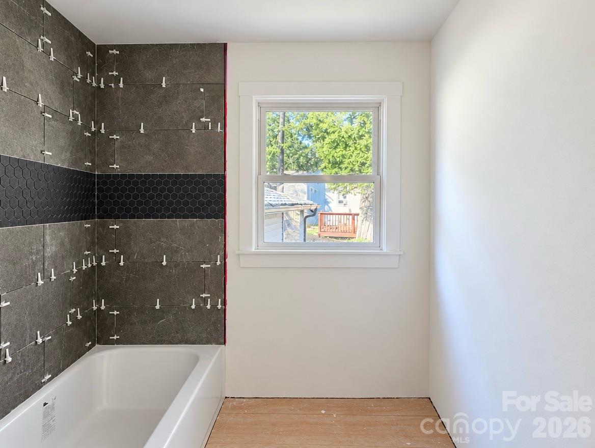 1827 Edgewater Drive Property Photo 21