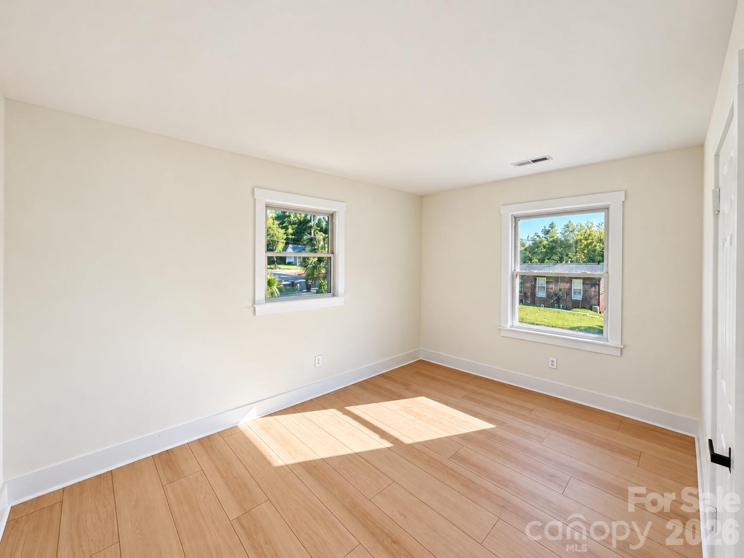 1827 Edgewater Drive Property Photo 29