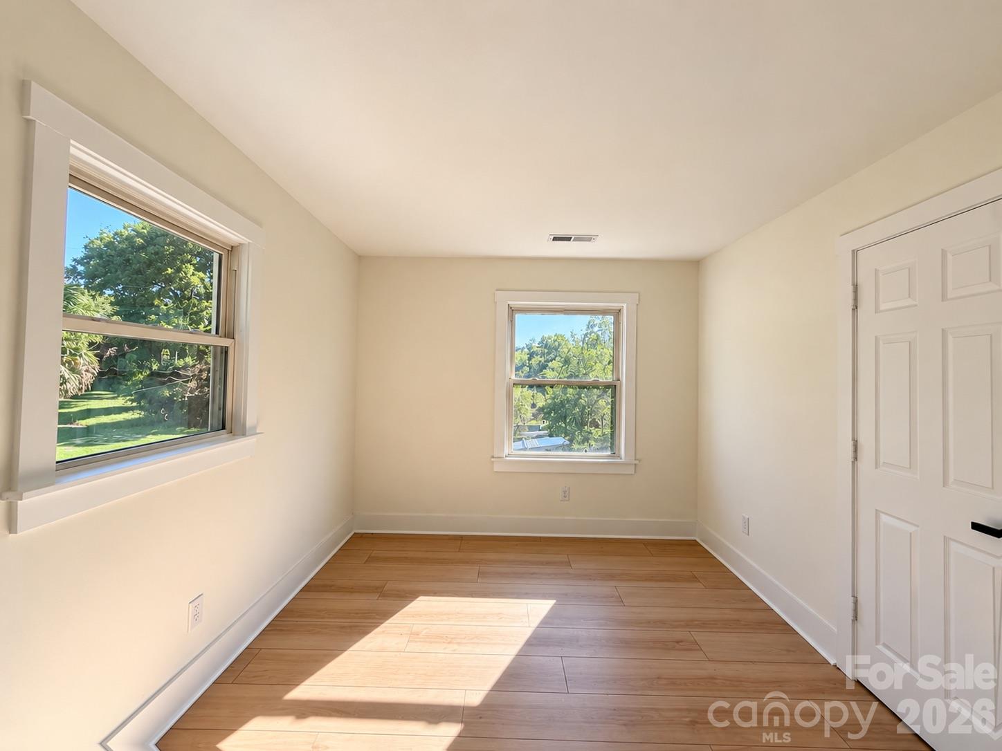 1827 Edgewater Drive Property Photo 30