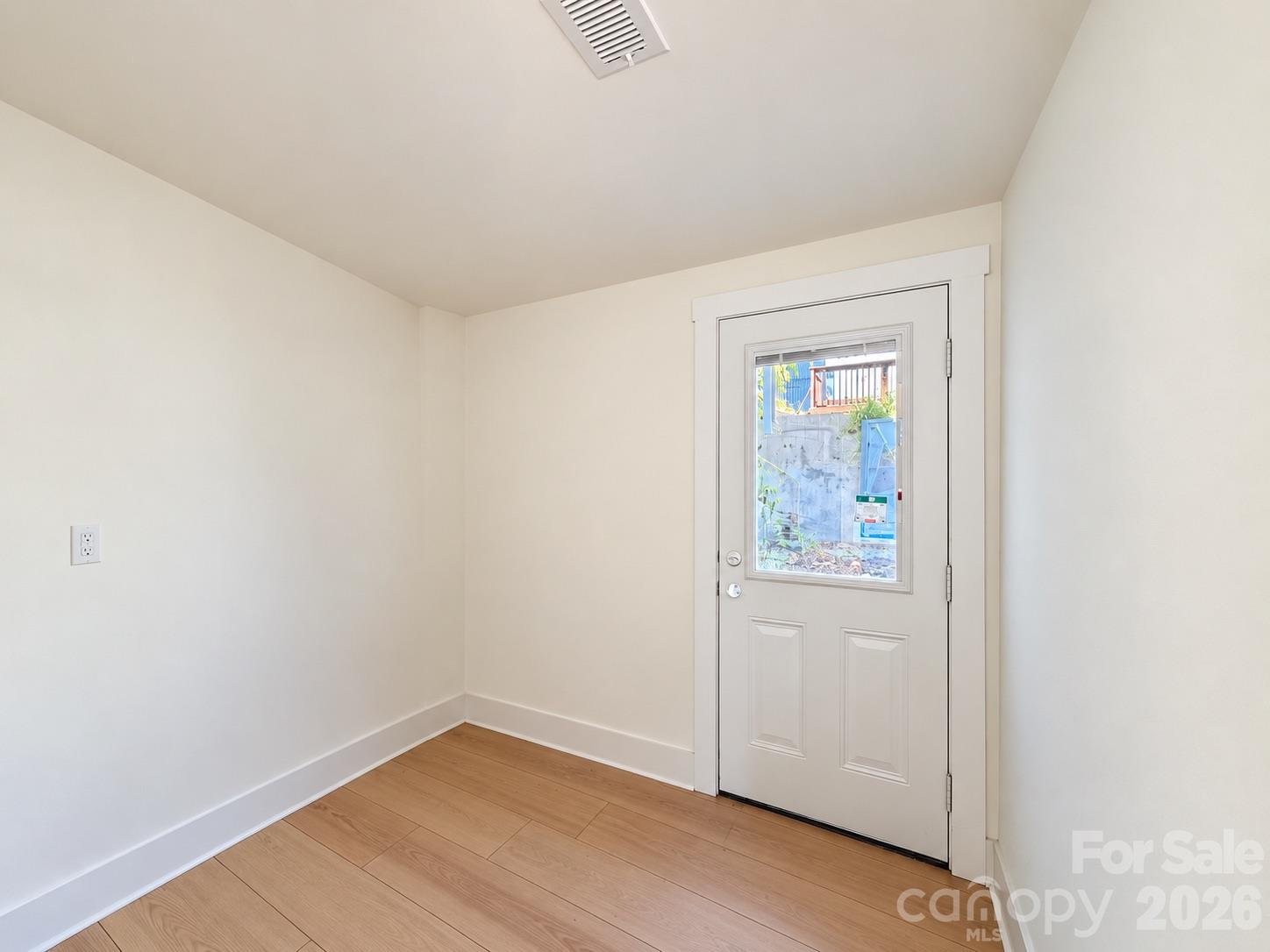 1827 Edgewater Drive Property Photo 36