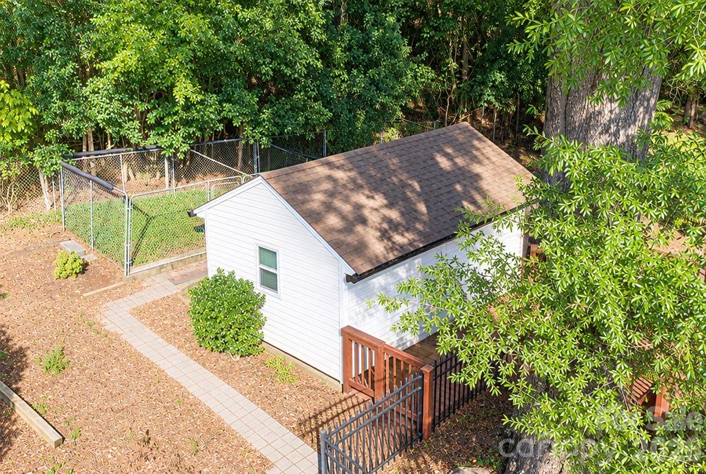 1827 Edgewater Drive Property Photo 40