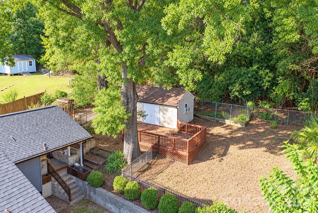 1827 Edgewater Drive Property Photo 41