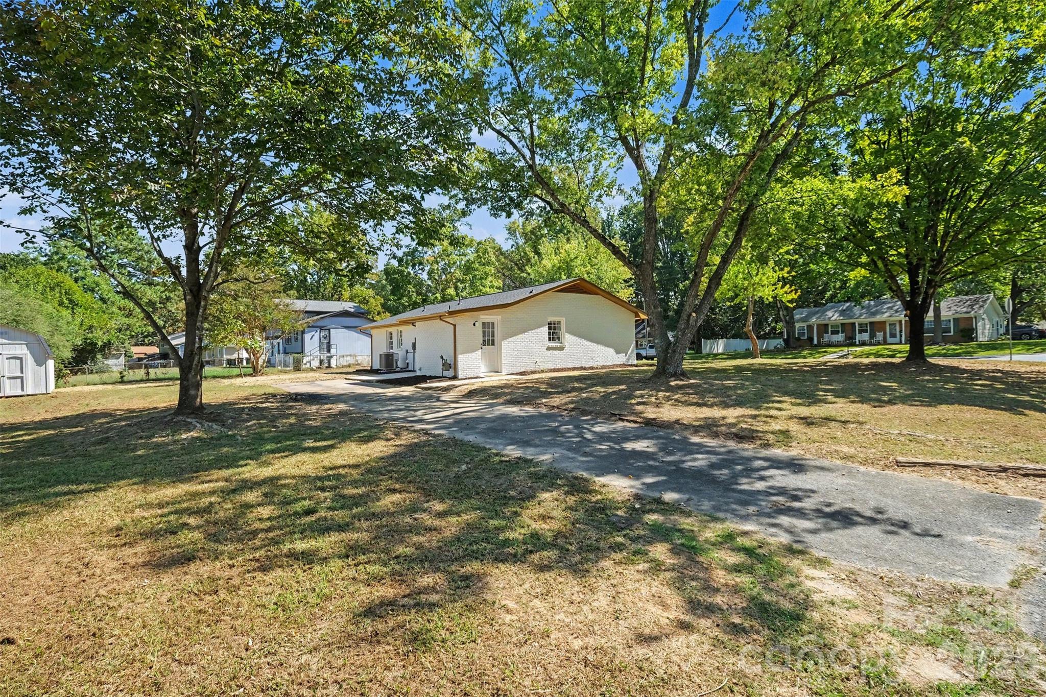 3801 Hillock Court Property Photo 4