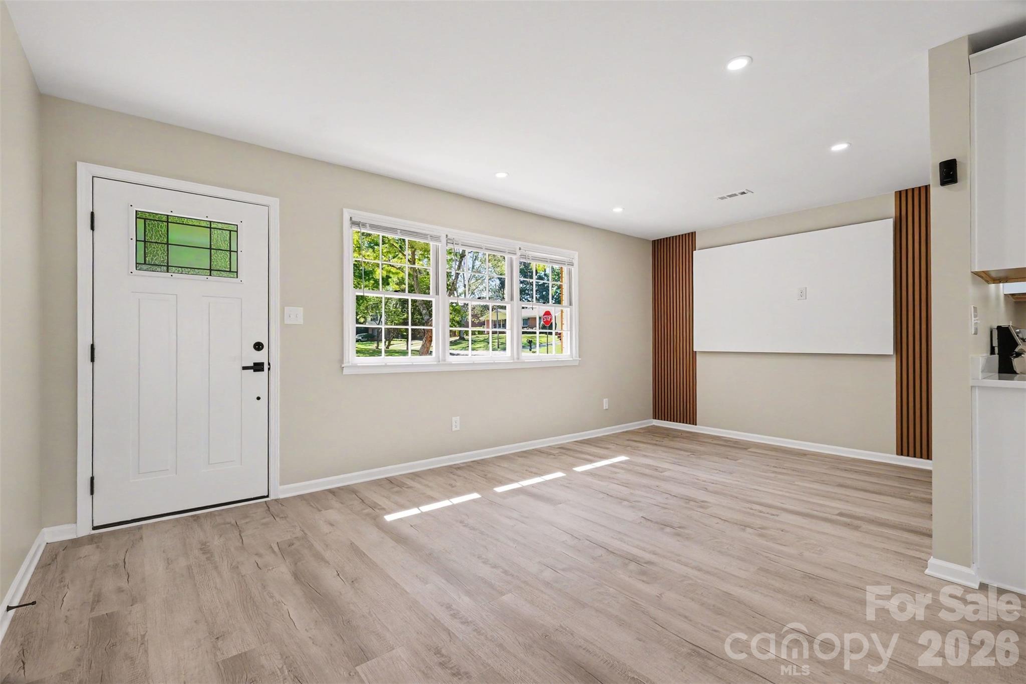 3801 Hillock Court Property Photo 6
