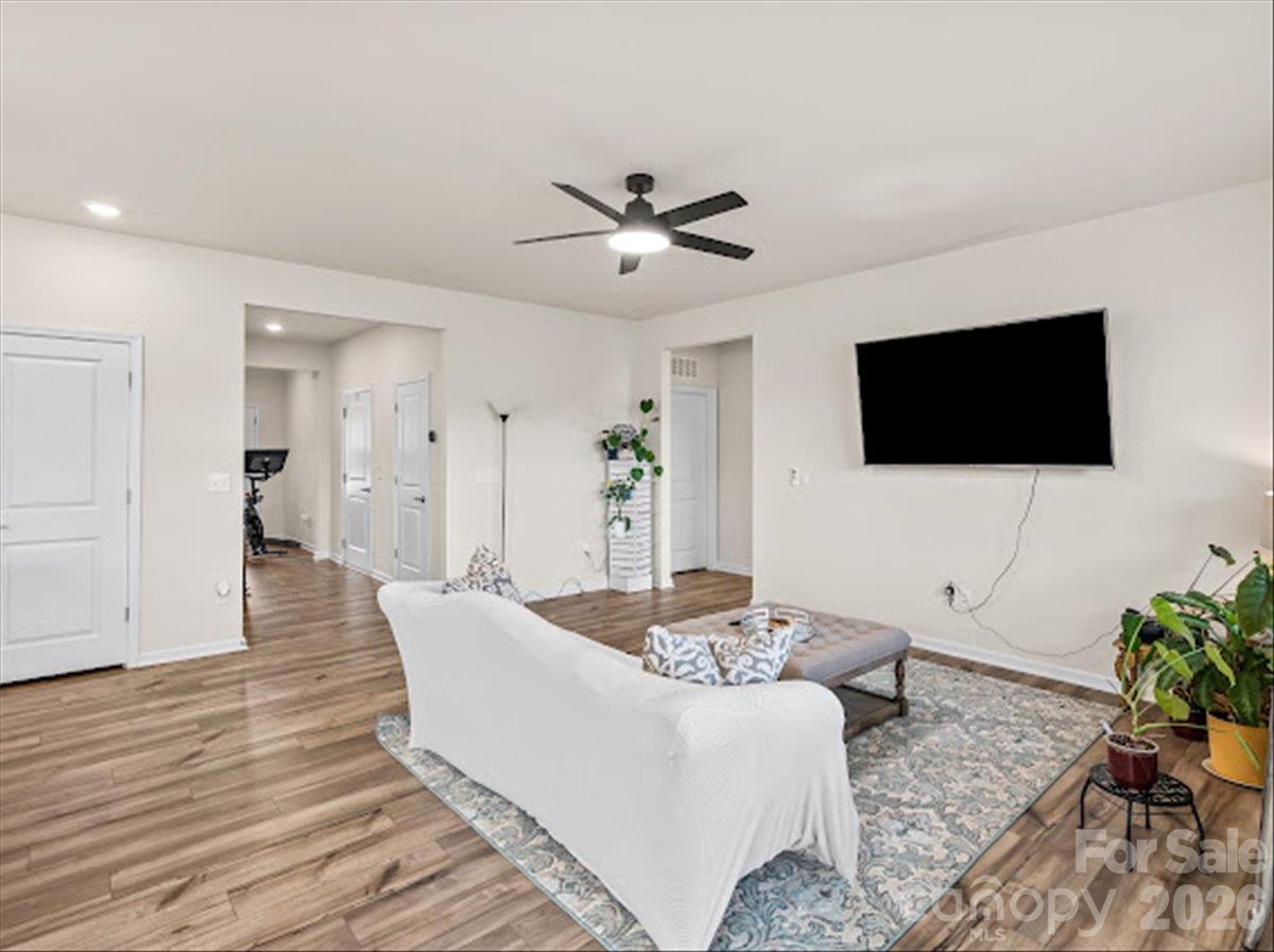 155 White Apple Way Property Photo 7