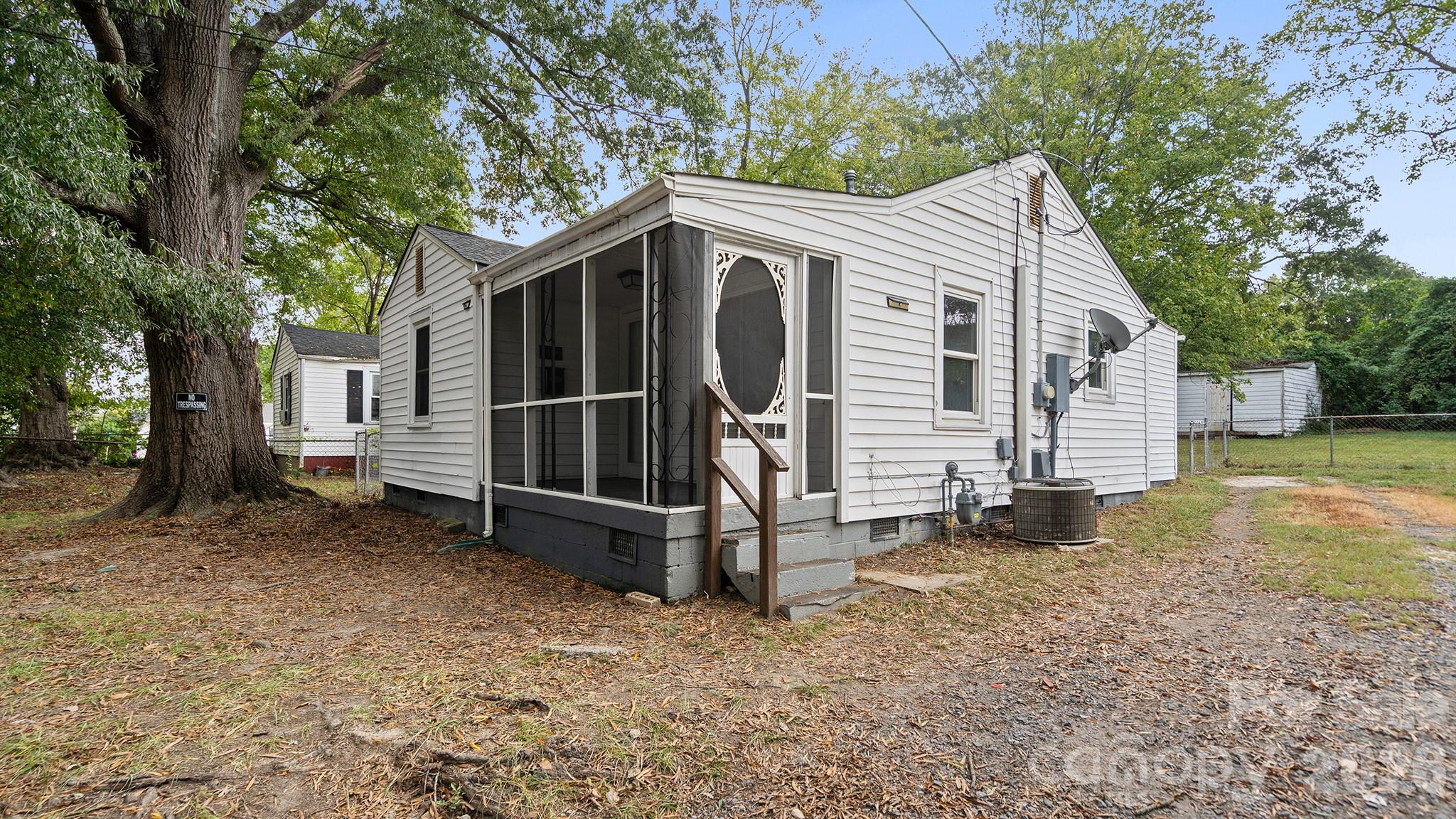 1409 Essex Street Property Photo 1