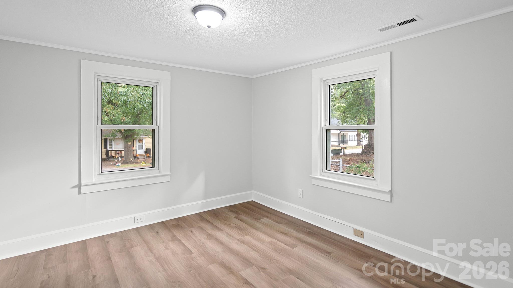 1409 Essex Street Property Photo 5