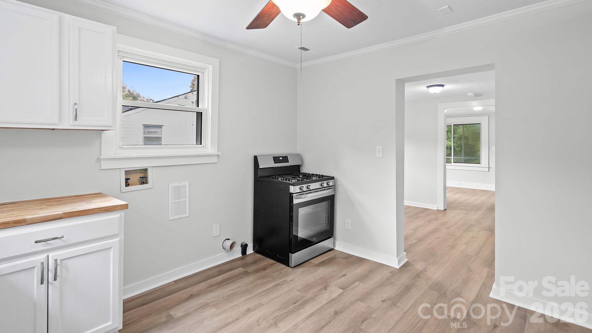 1409 Essex Street Property Photo 16