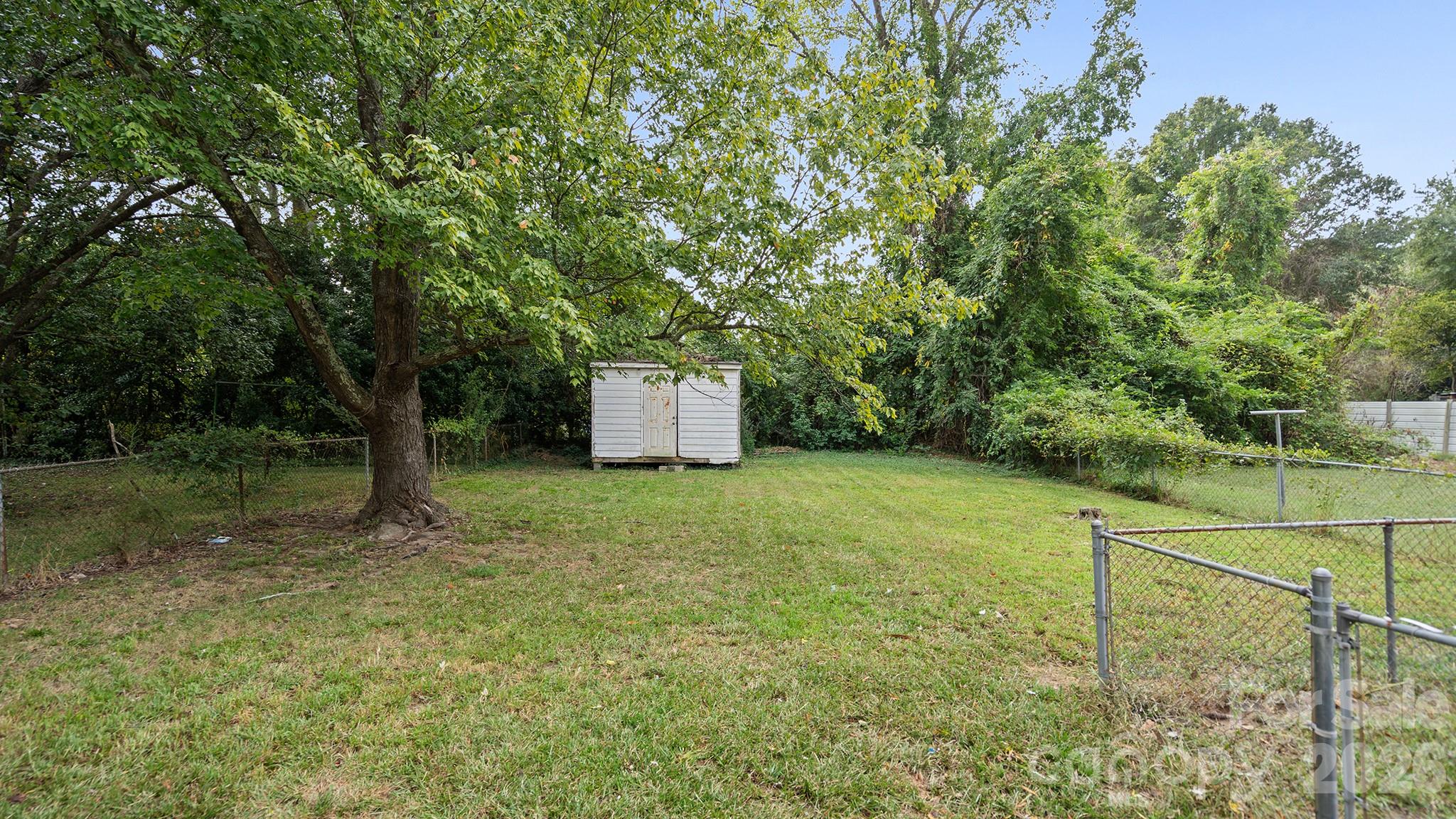 1409 Essex Street Property Photo 23