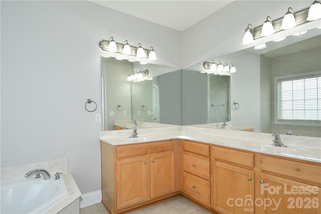 603 Lexington Drive Property Photo 9