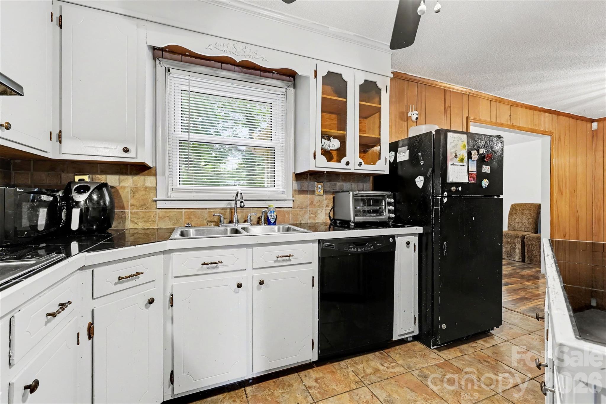 393 Carson Drive Property Photo 9