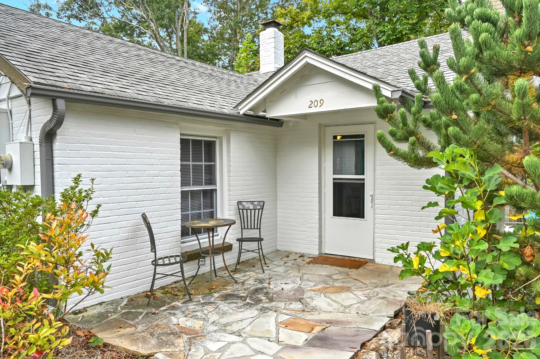 209 Old Haw Creek Road Property Photo 3