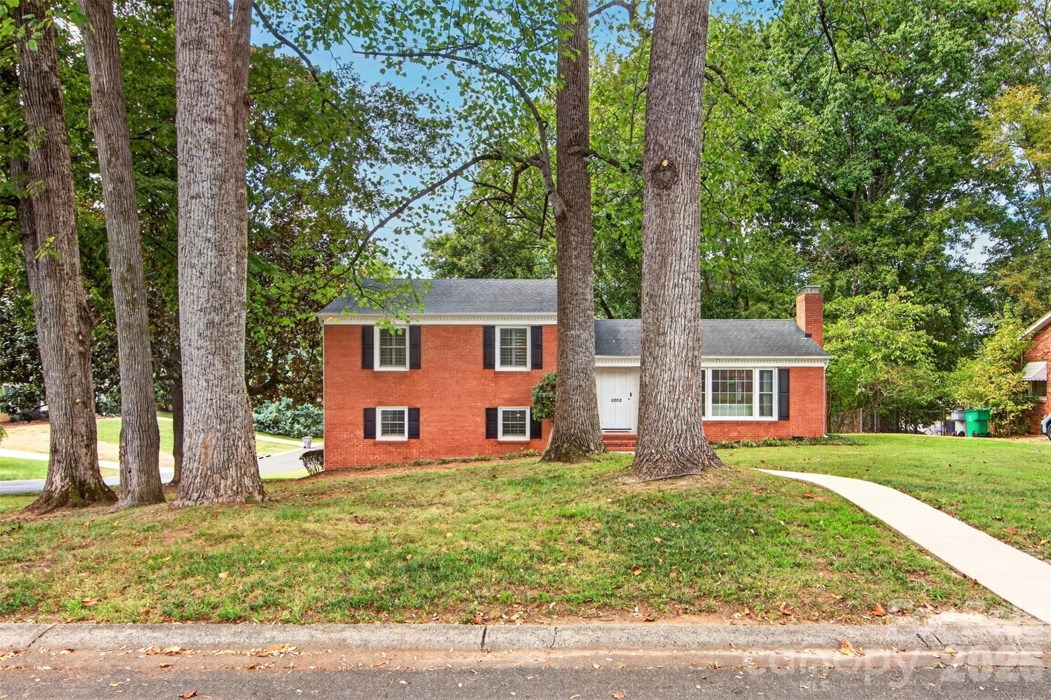 3022 Finley Place Property Photo 4