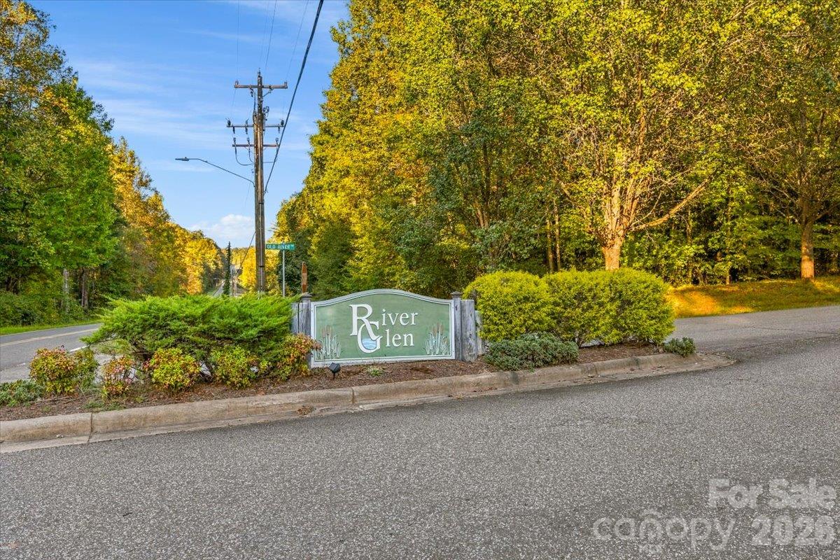 106 S River Glen Drive Property Photo 3