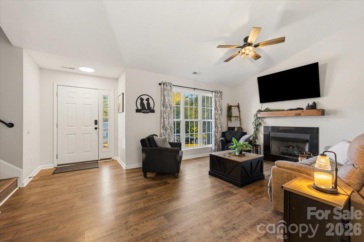 106 S River Glen Drive Property Photo 4
