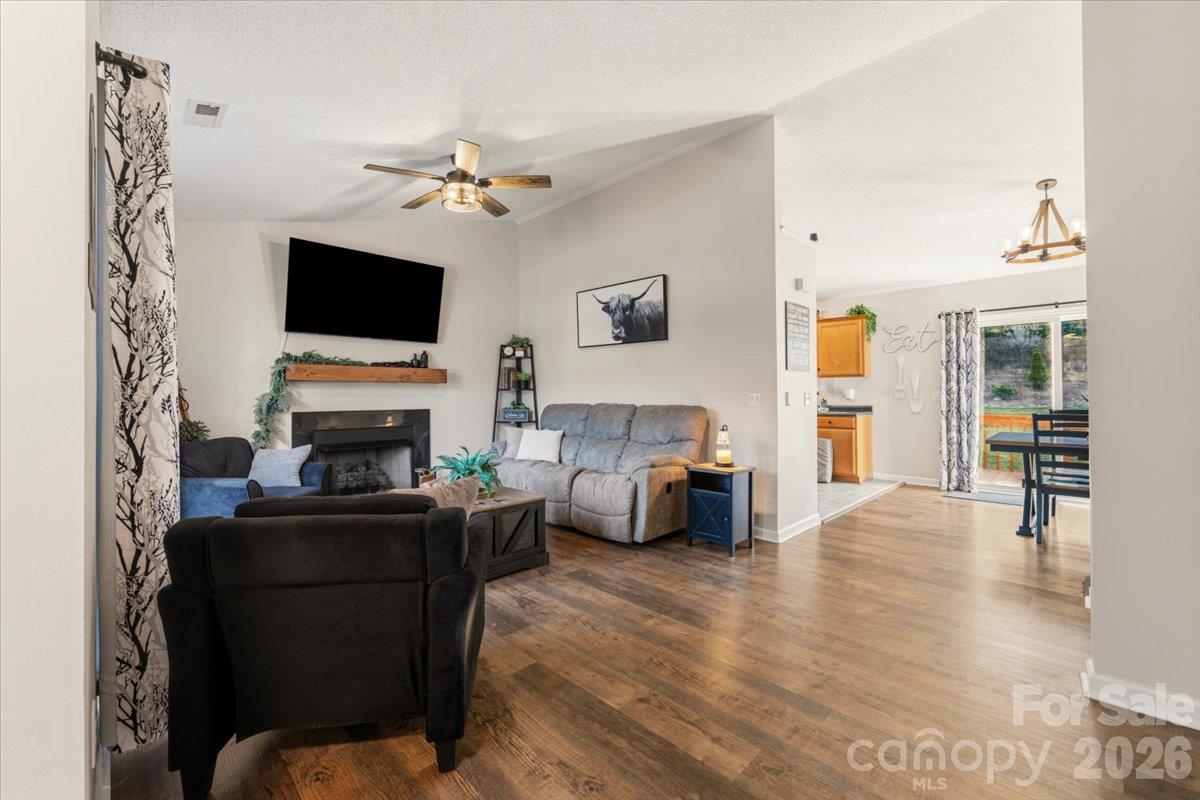 106 S River Glen Drive Property Photo 6