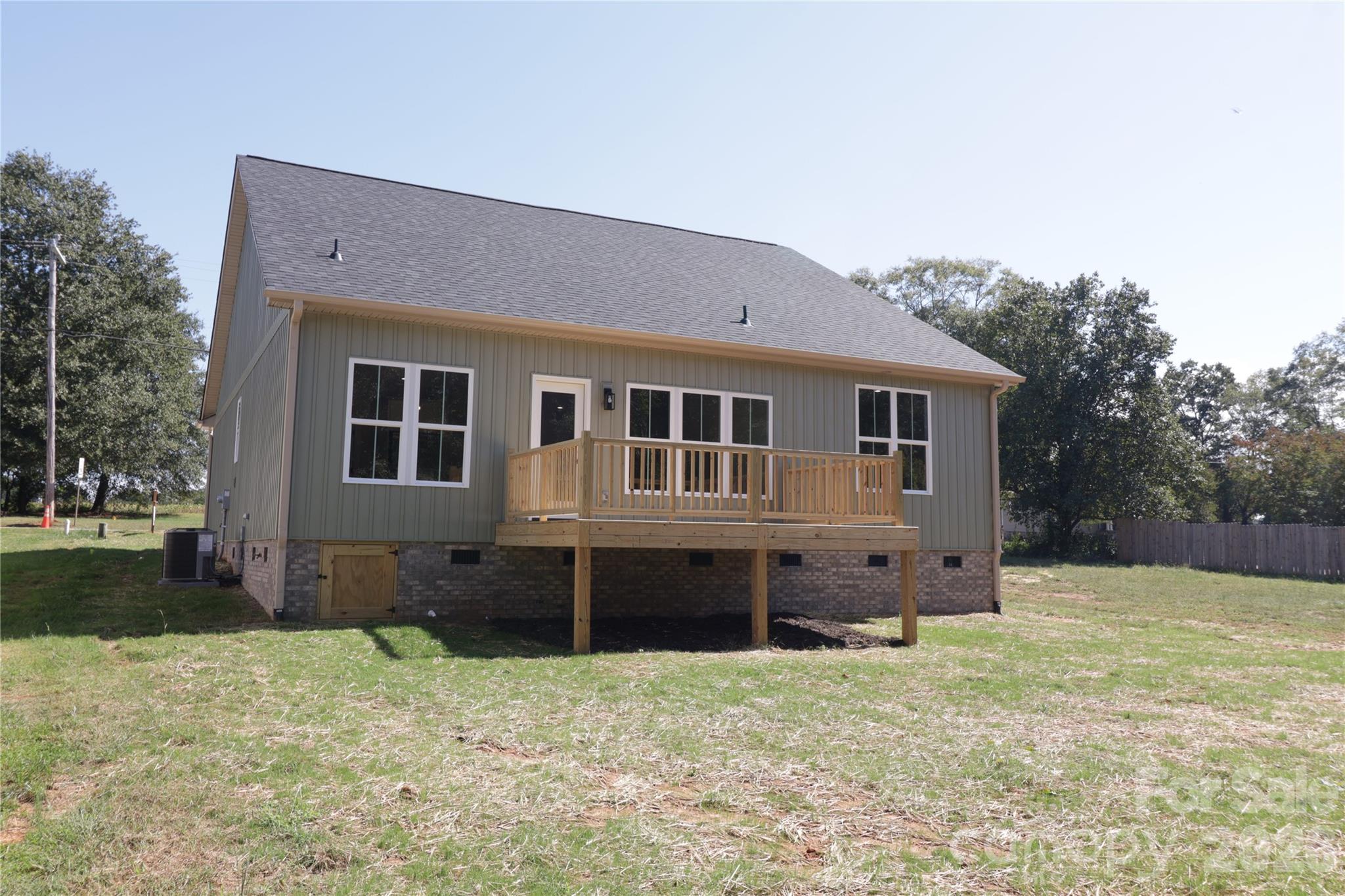 103 Hillcrest Street Property Photo 2
