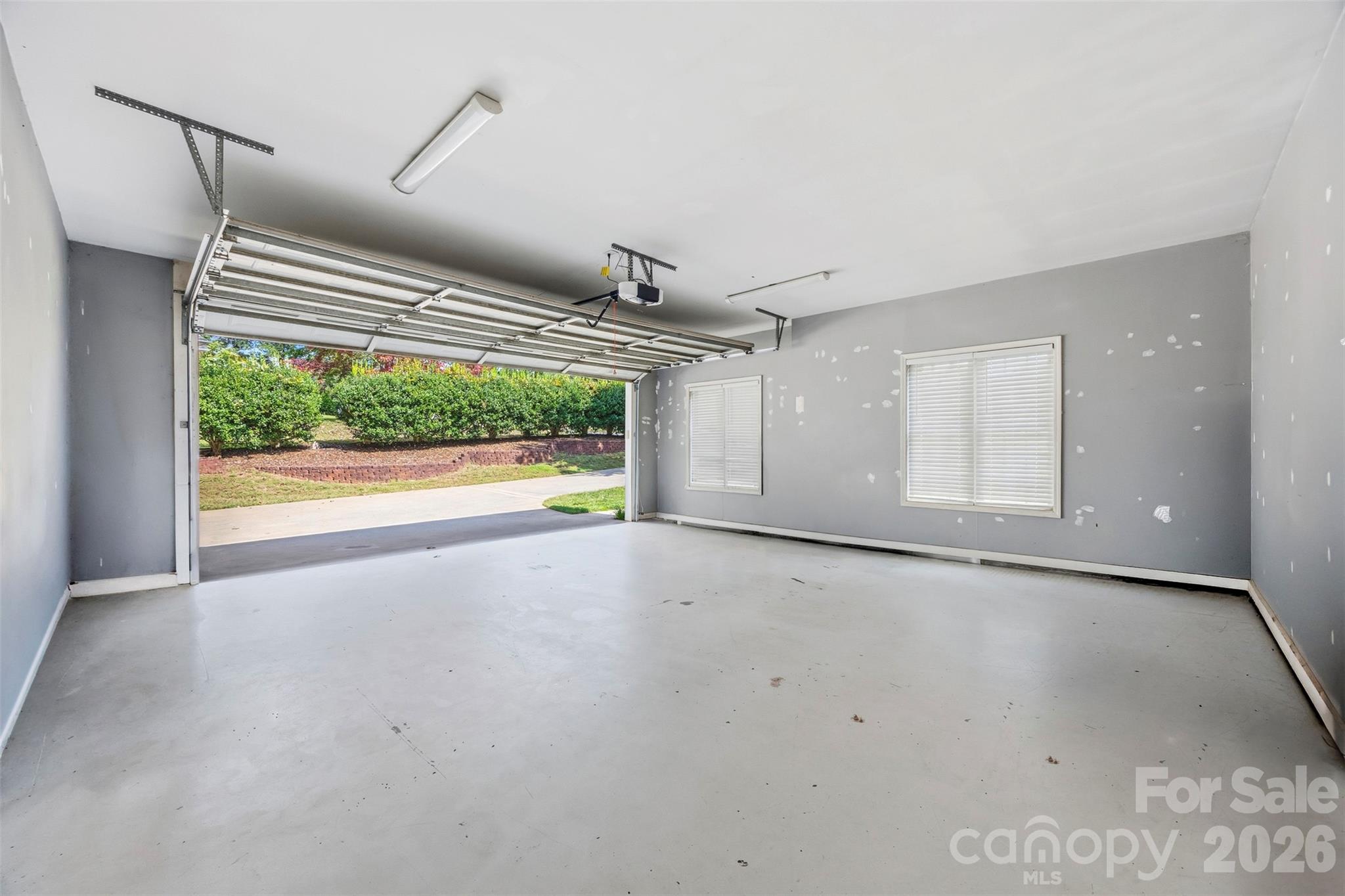 314 Hidden Creek Drive Property Photo 35