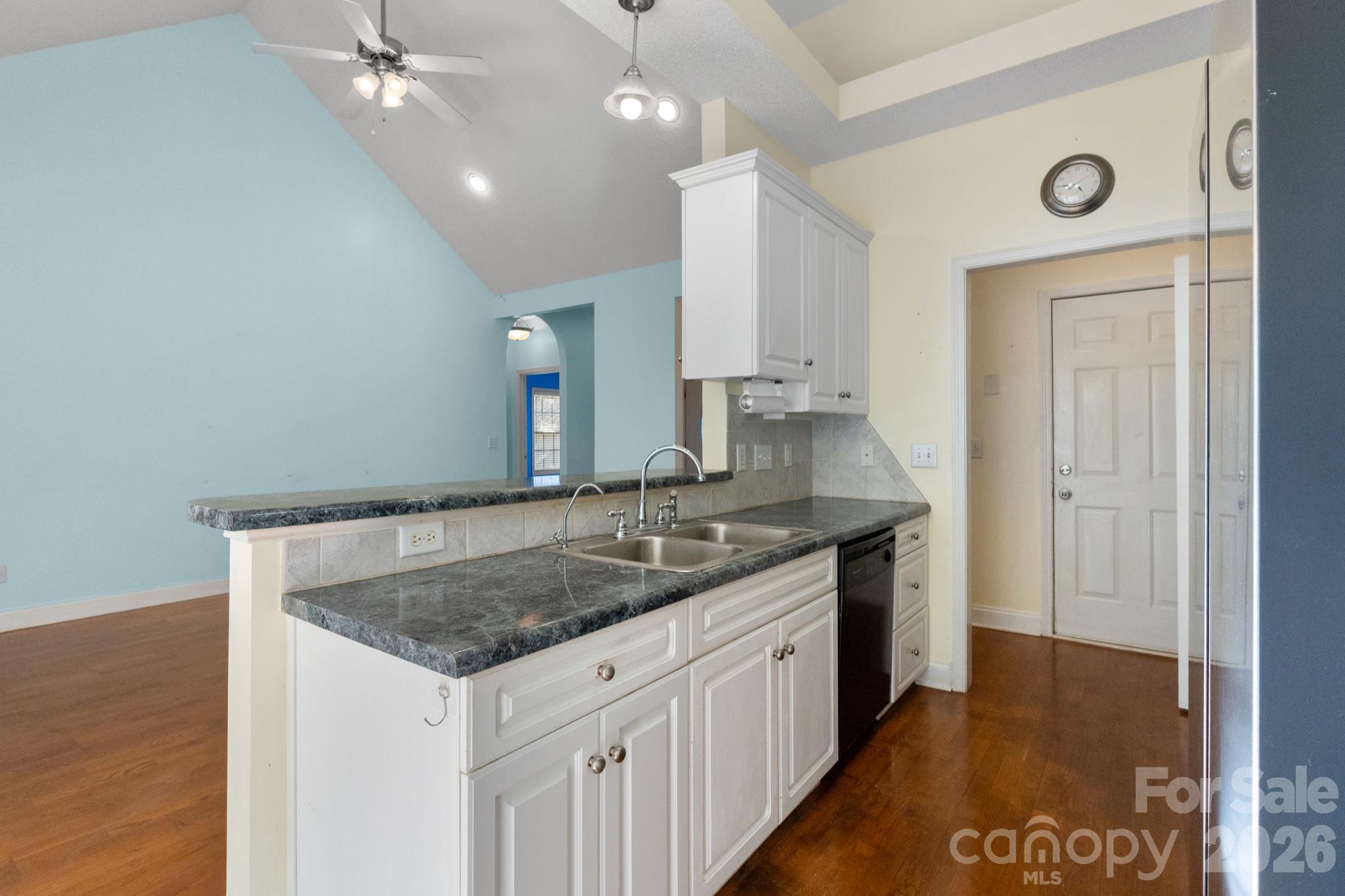 4053 Navajo Court Property Photo 14