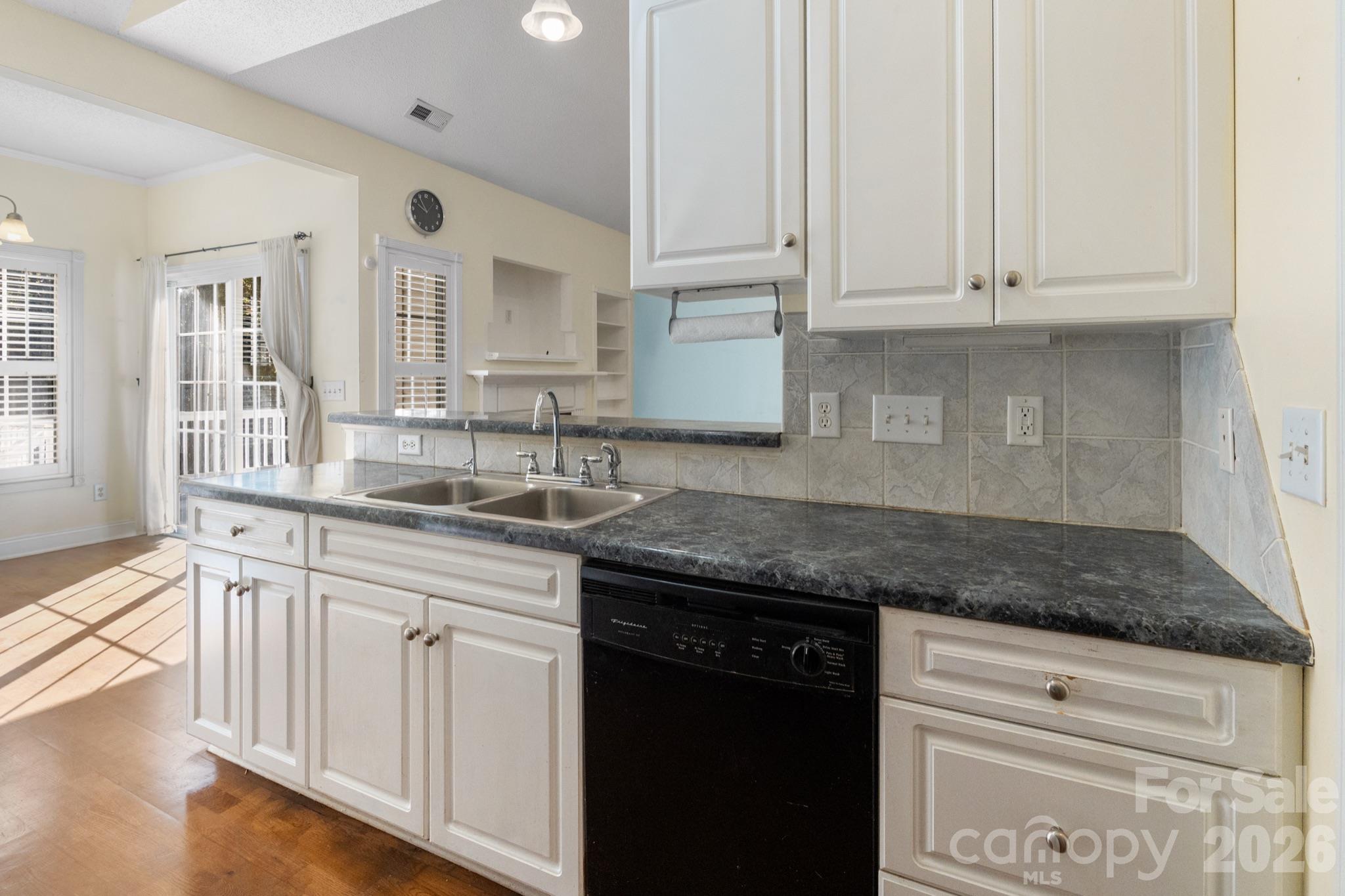 4053 Navajo Court Property Photo 16