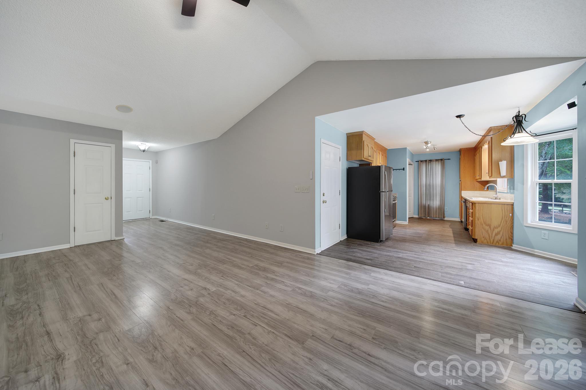 303 Bennington Drive Property Photo 5