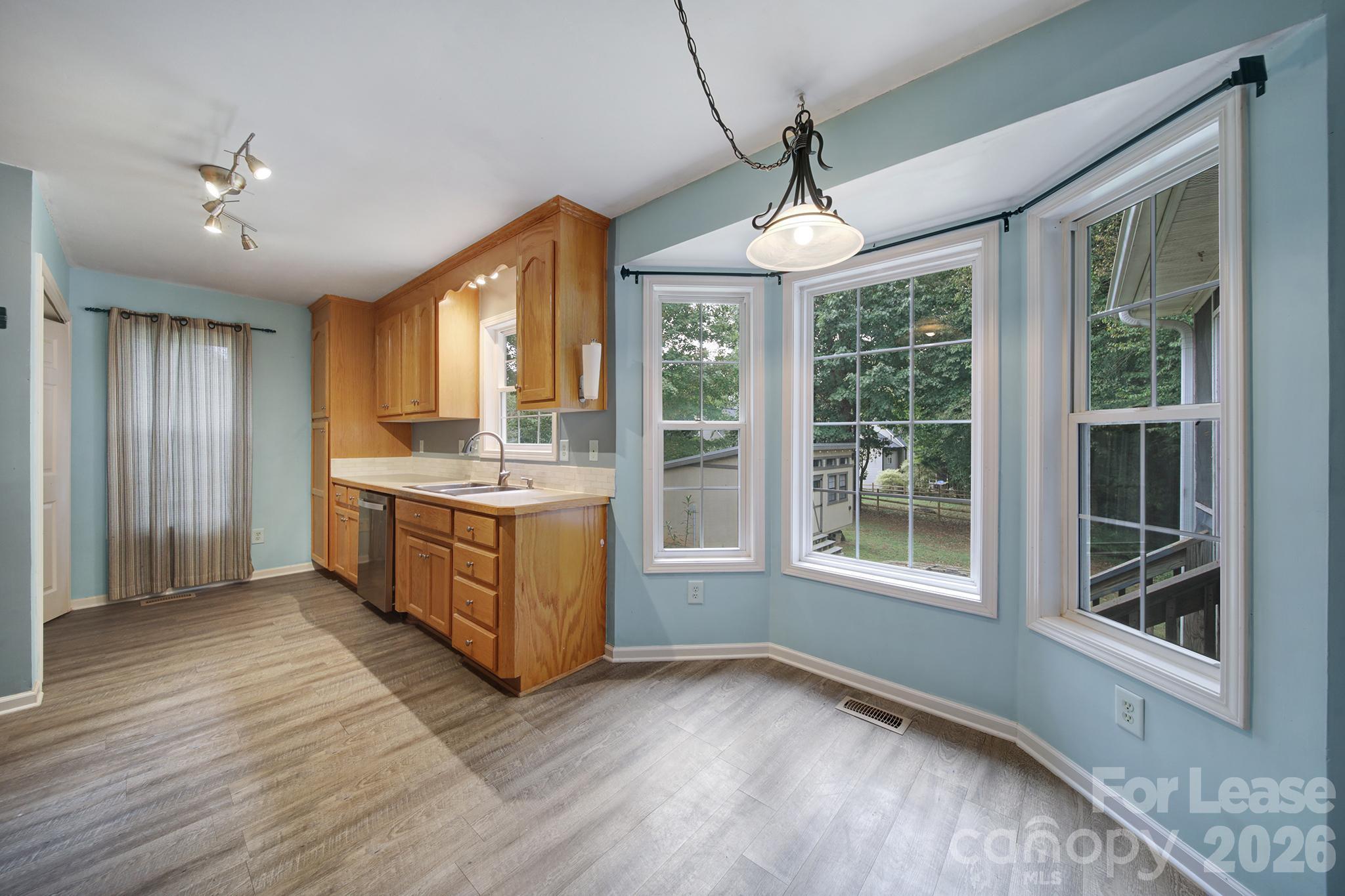 303 Bennington Drive Property Photo 6