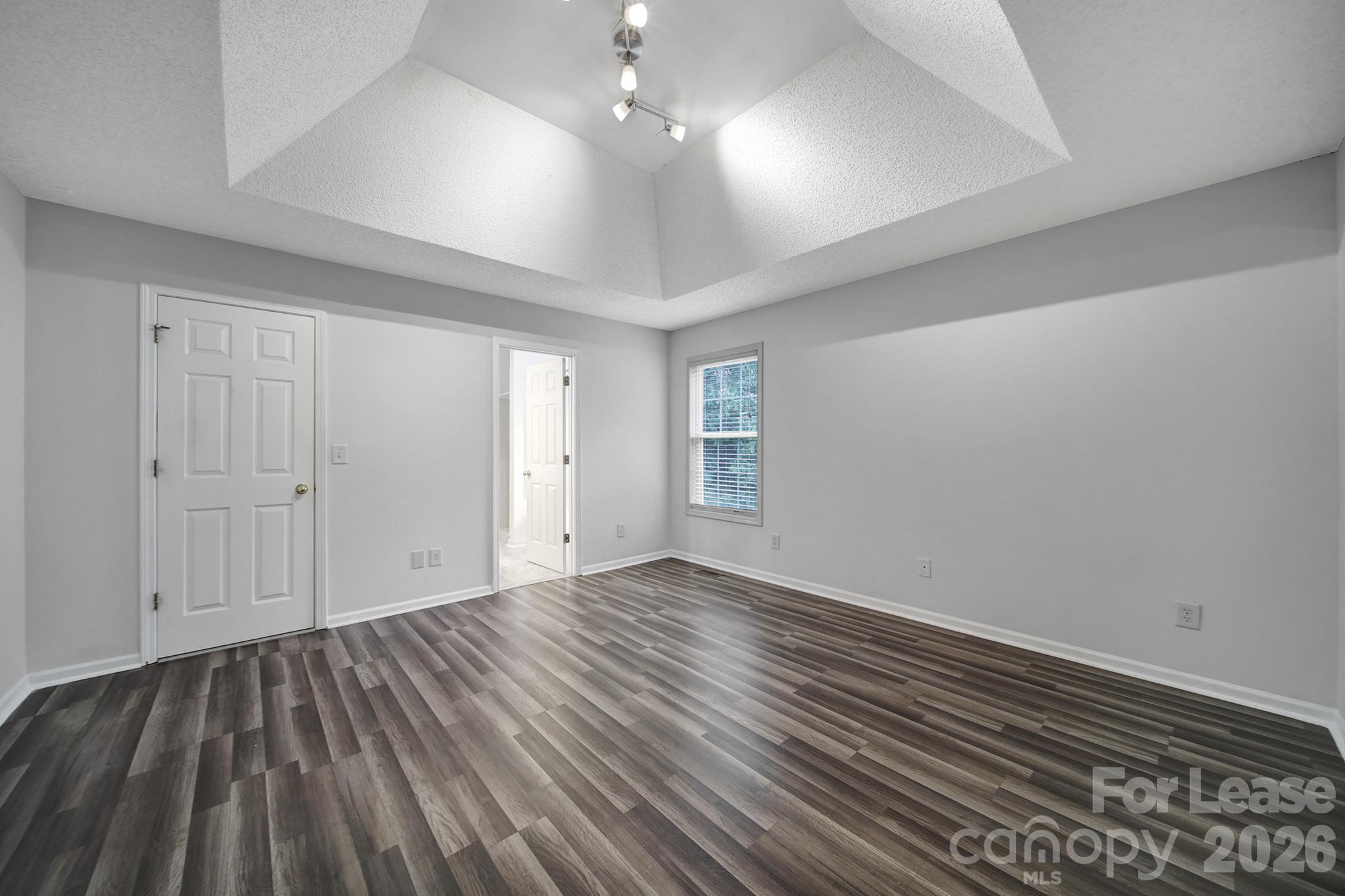 303 Bennington Drive Property Photo 11
