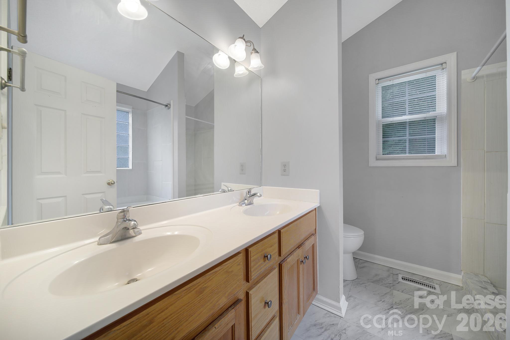 303 Bennington Drive Property Photo 14