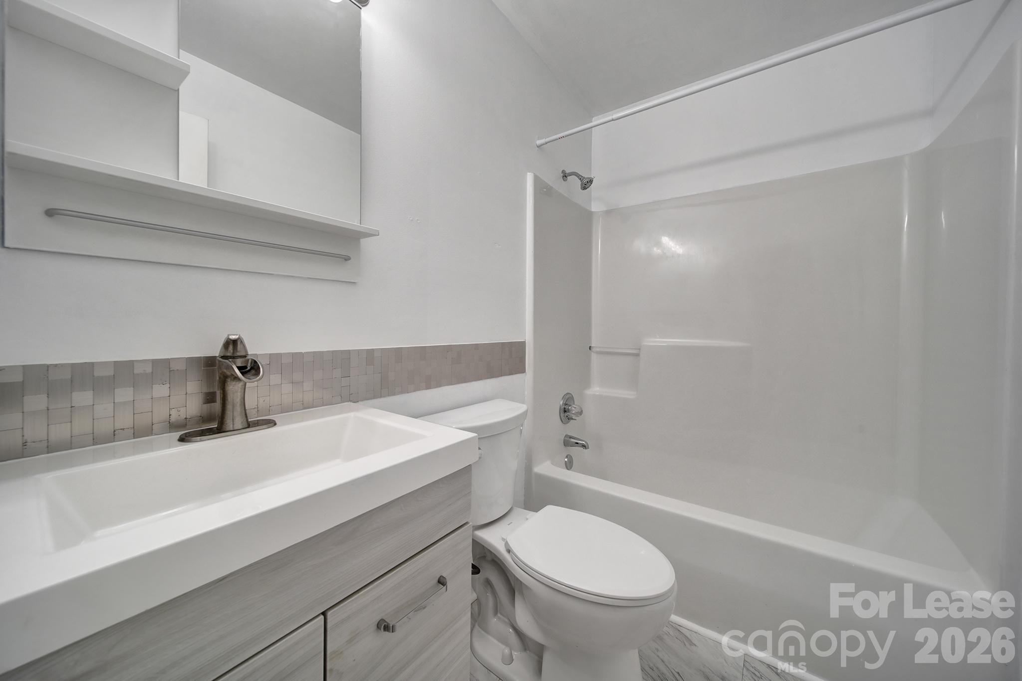 303 Bennington Drive Property Photo 16
