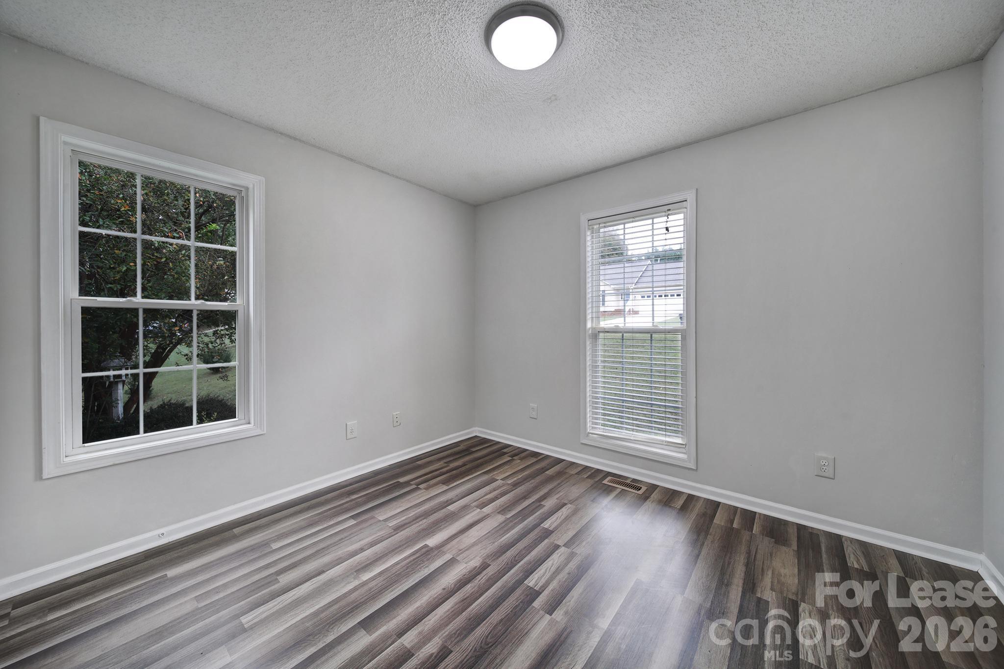 303 Bennington Drive Property Photo 17