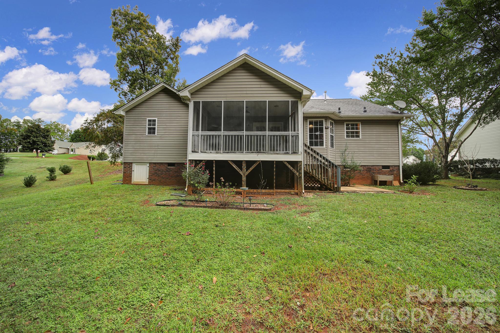 303 Bennington Drive Property Photo 23
