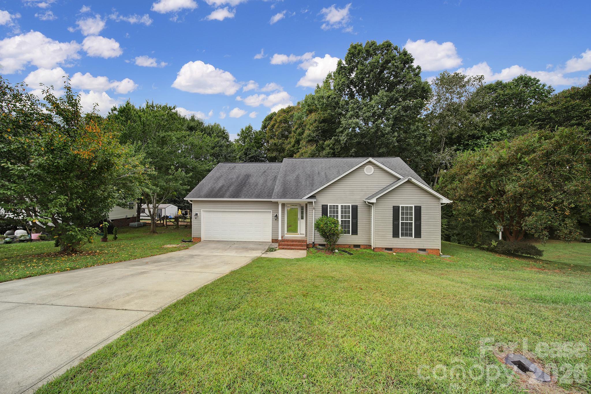 303 Bennington Drive Property Photo 24
