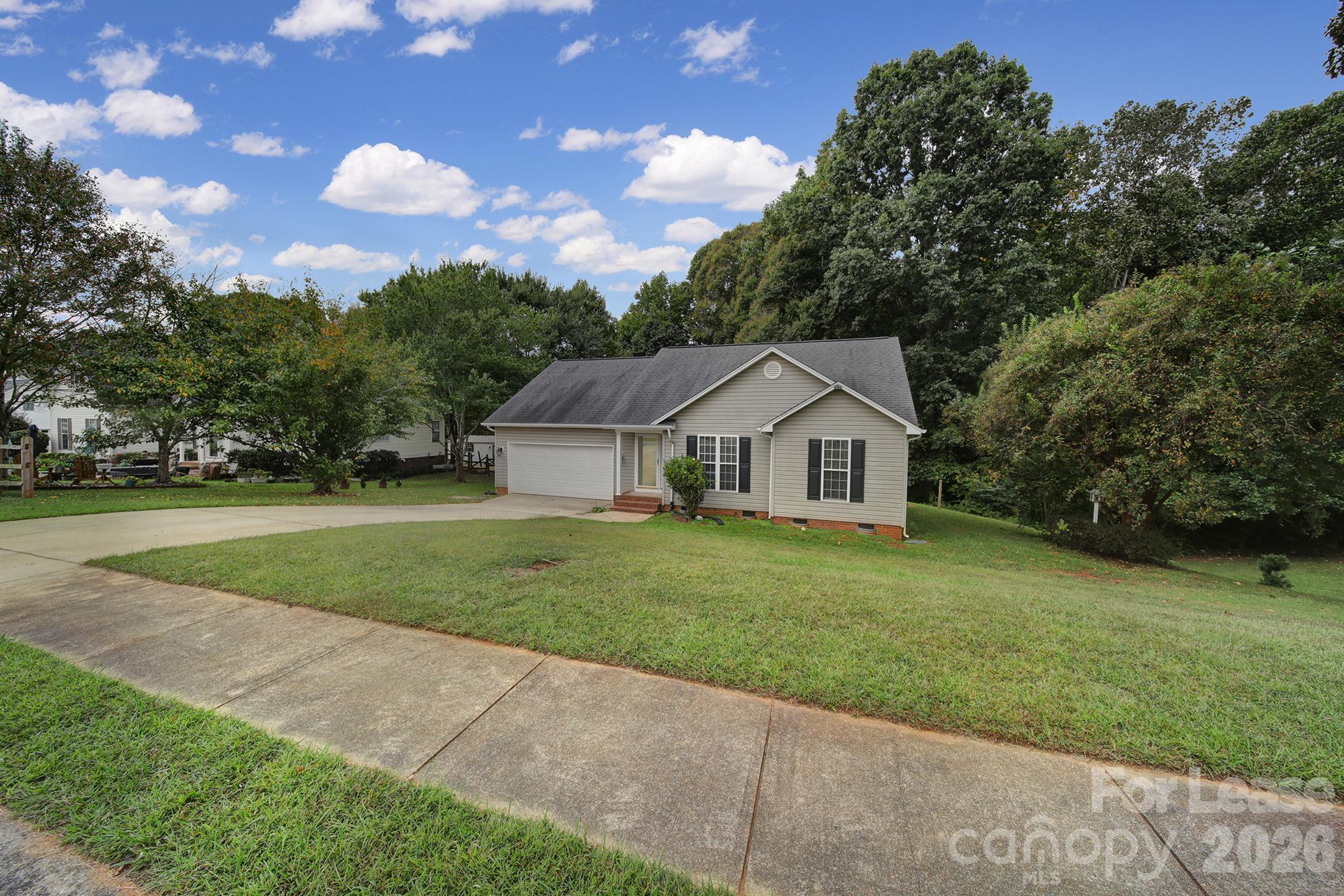 303 Bennington Drive Property Photo 25