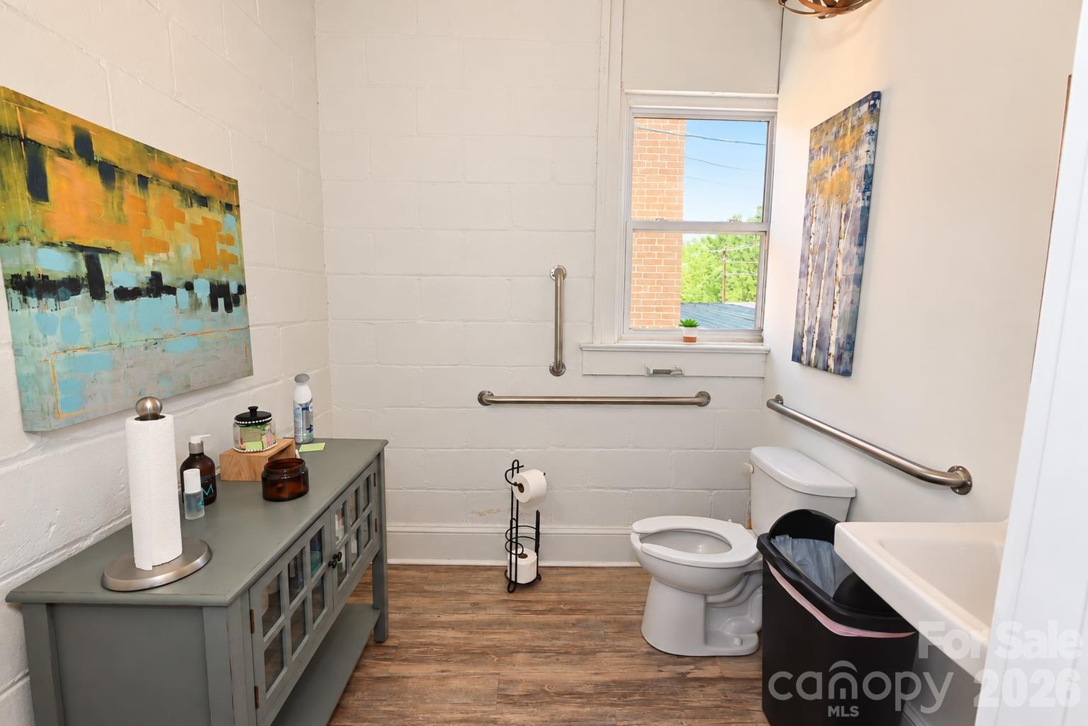 111/113 E Water Street Property Photo 5