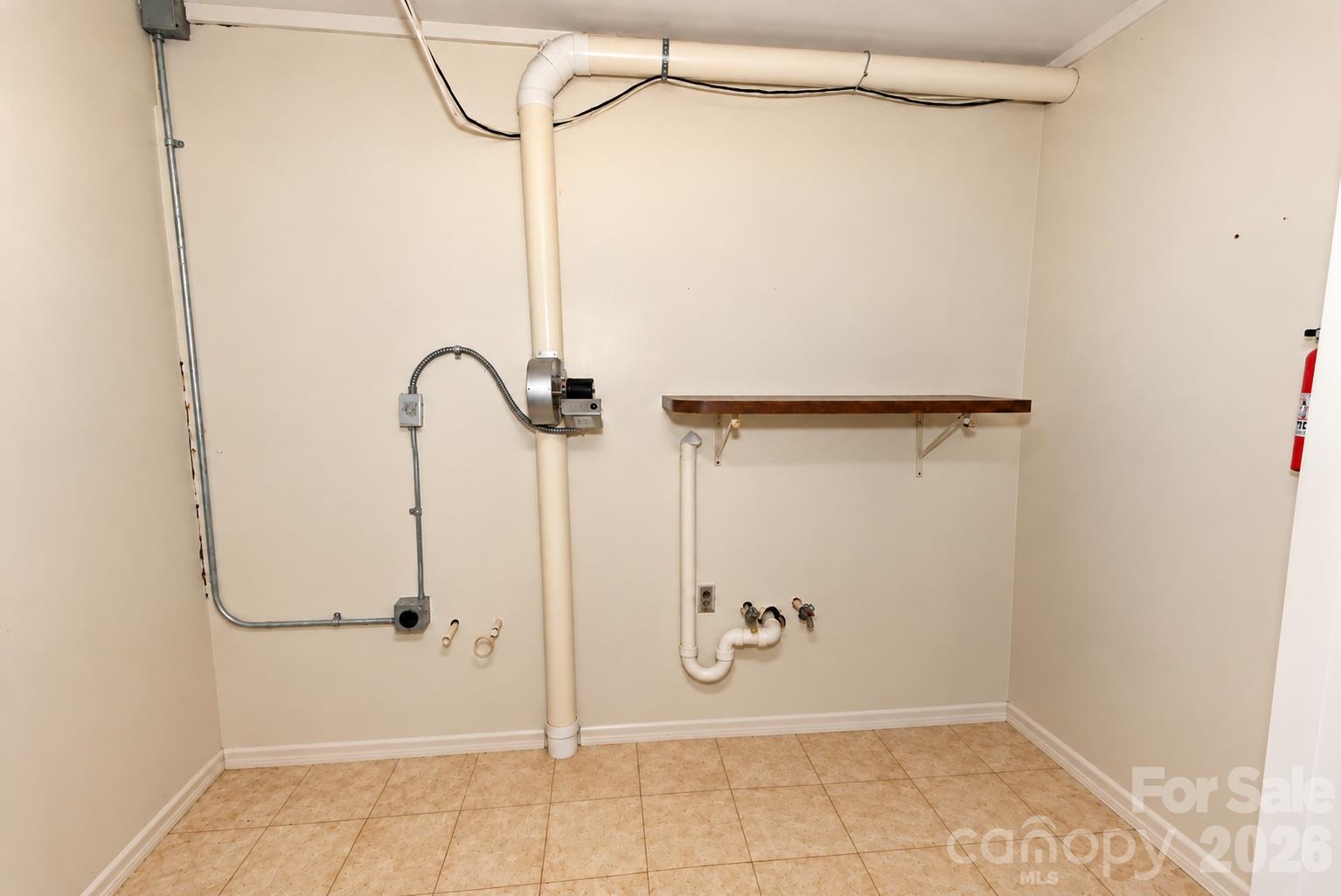 111/113 E Water Street Property Photo 20