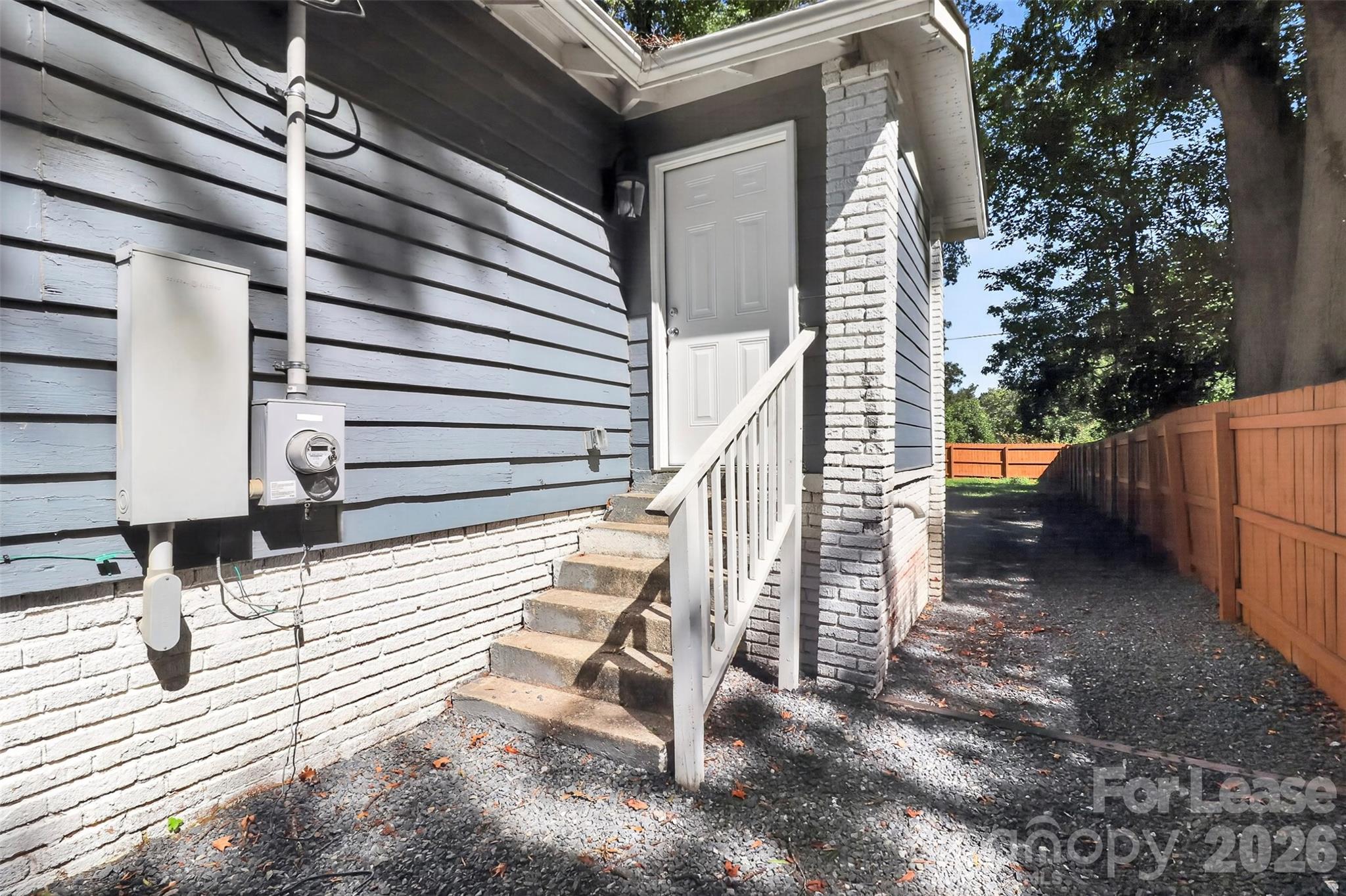 2233 Highland Street Property Photo 2