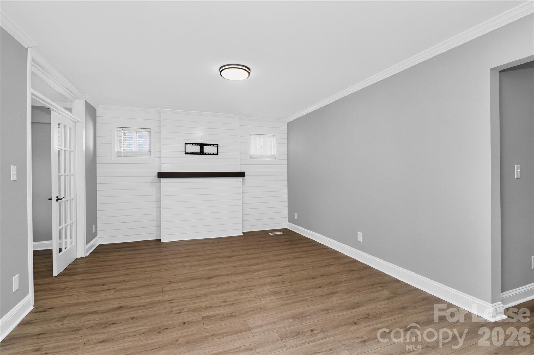 2233 Highland Street Property Photo 8
