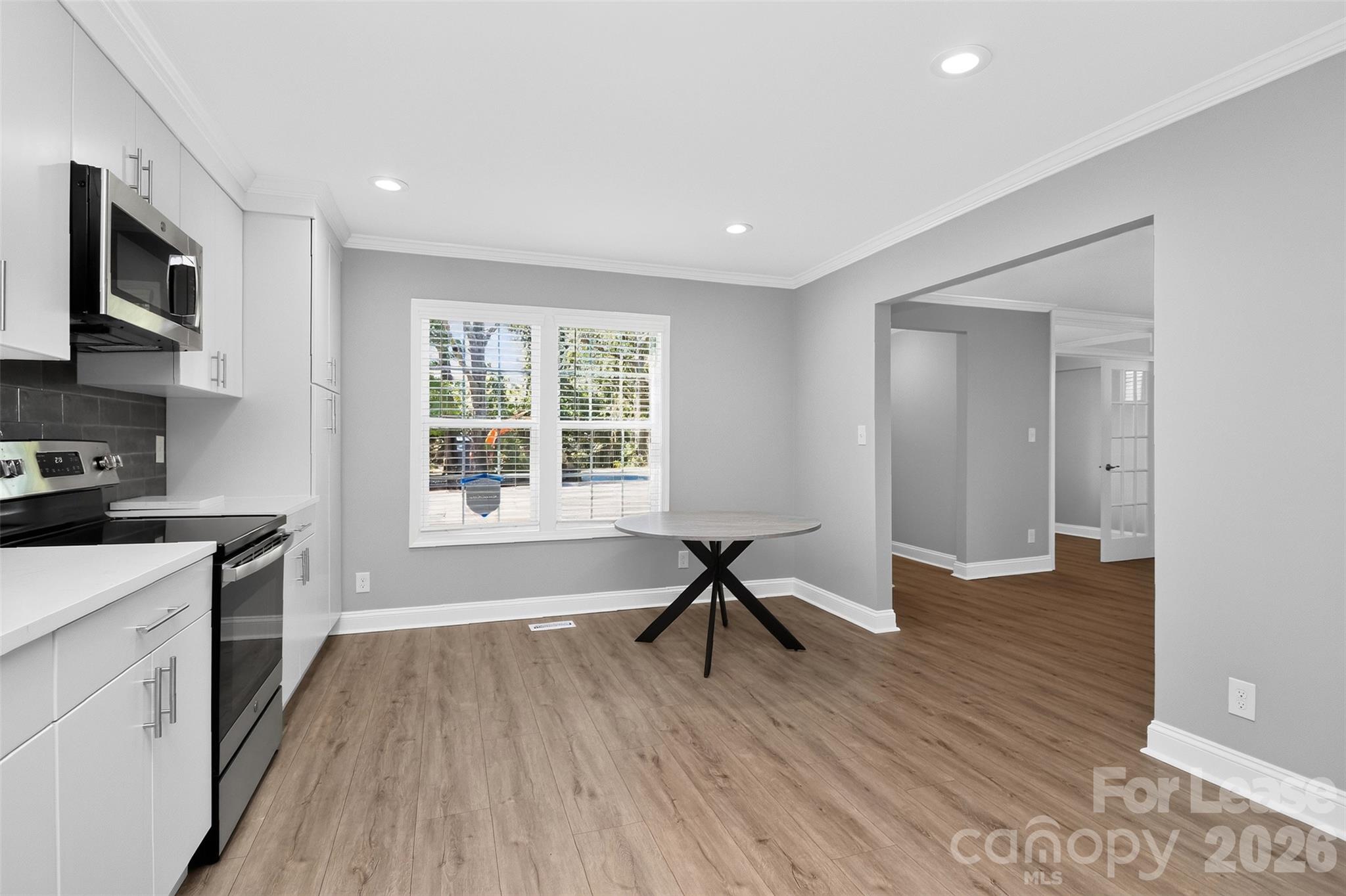 2233 Highland Street Property Photo 12