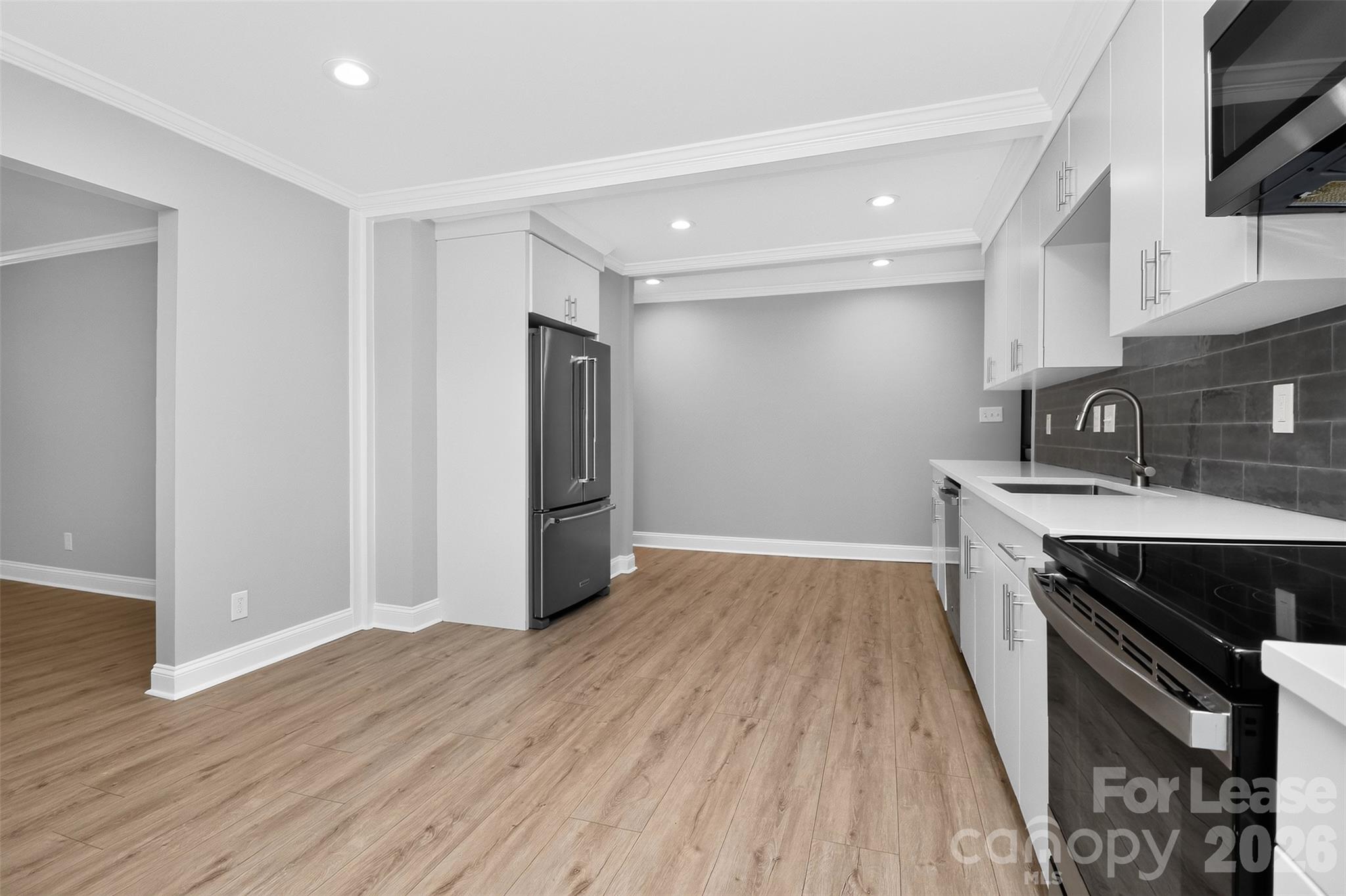 2233 Highland Street Property Photo 13