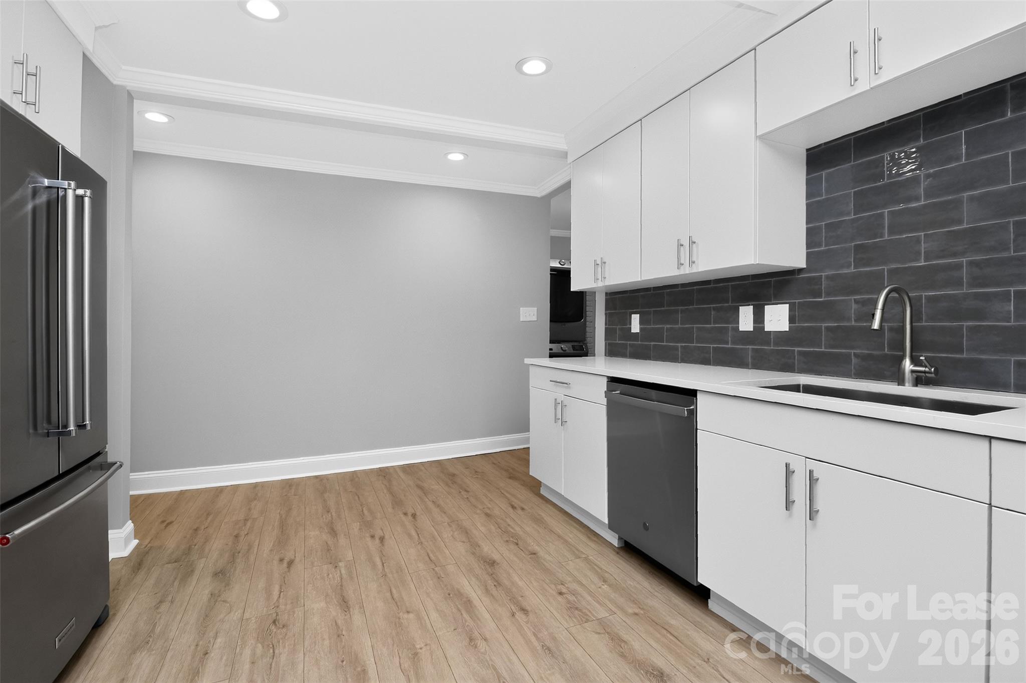 2233 Highland Street Property Photo 15