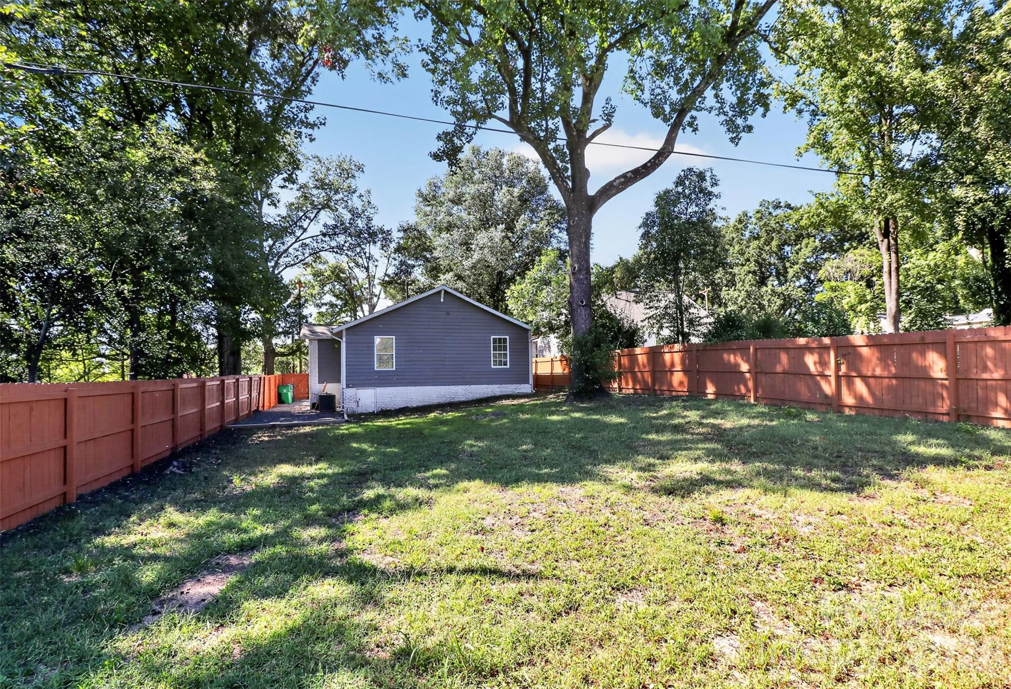 2233 Highland Street Property Photo 29