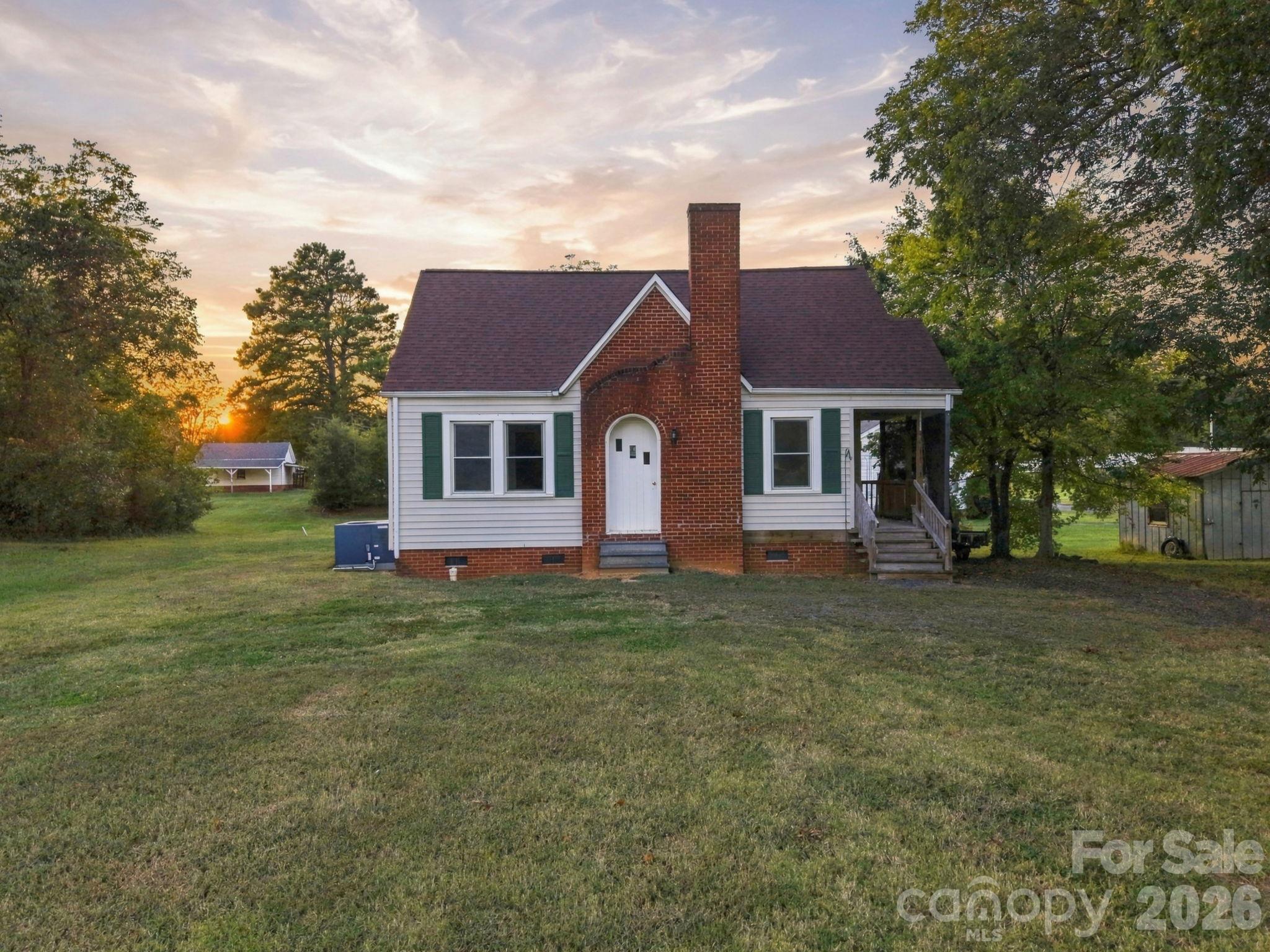 506 Aquadale Road Property Photo 3